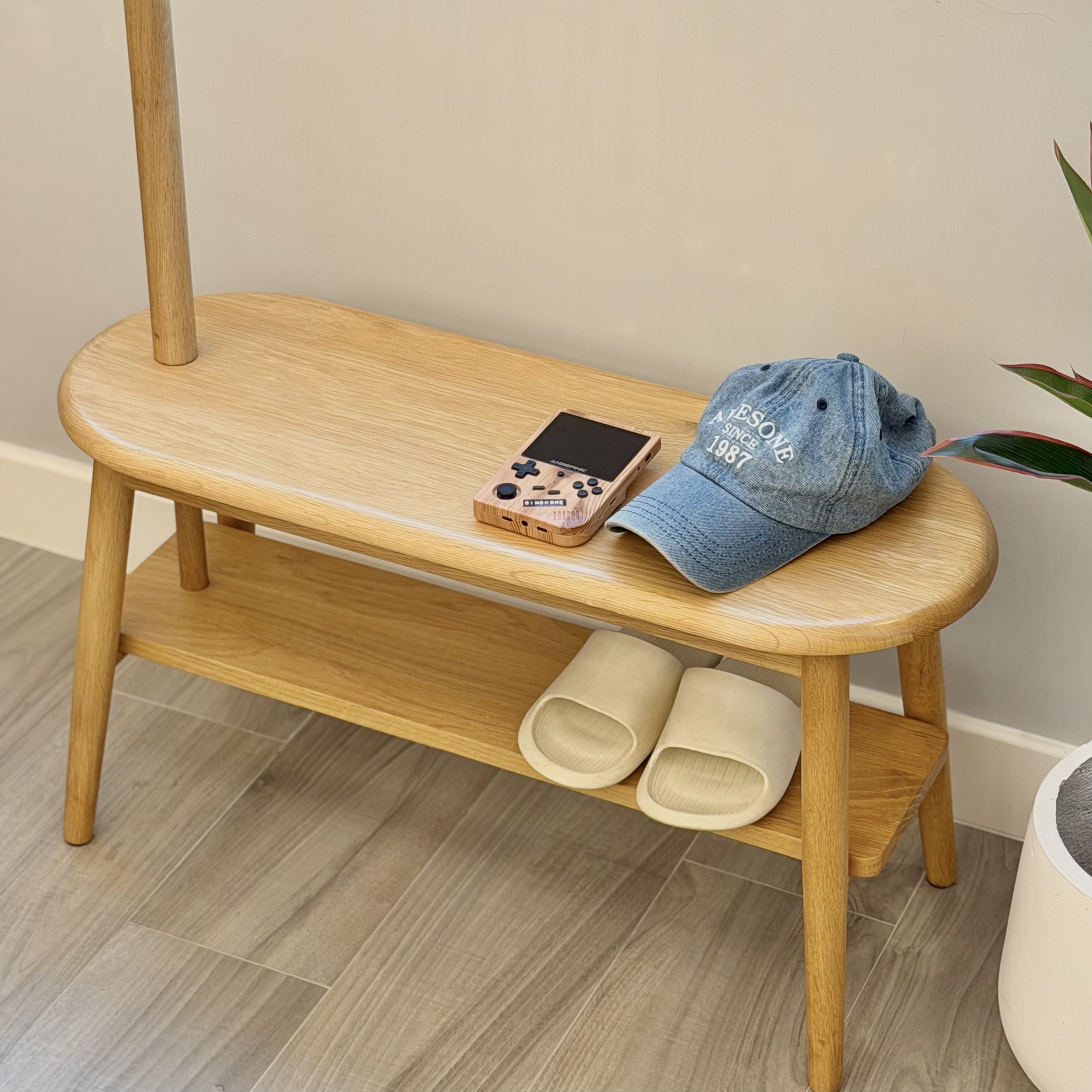 OVAL Bench with Clothes Rack