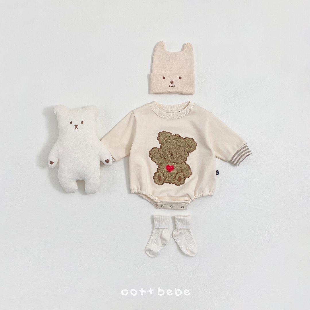 🌸預訂 韓國直送🌸🇰🇷OOTTBEBE兩色大熊仔毛毛貼花長袖包屁衣