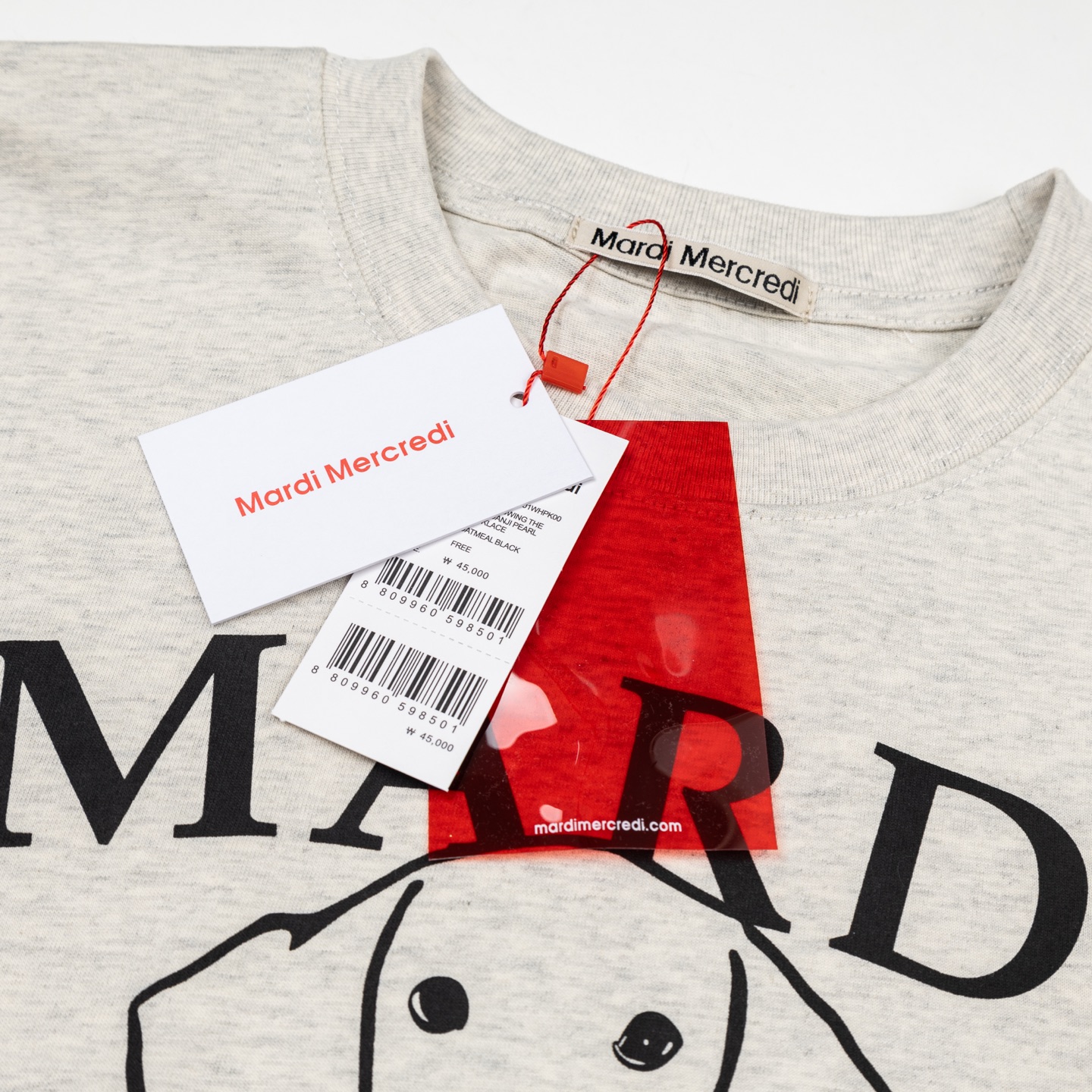 Mardi Mercredi Swing The Tail Ddanji Pearl Necklace T-shirt