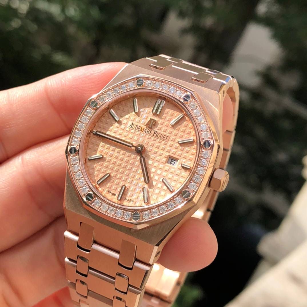 爱彼皇家橡树系列女士腕表，玫瑰金镶钻奢华腕表