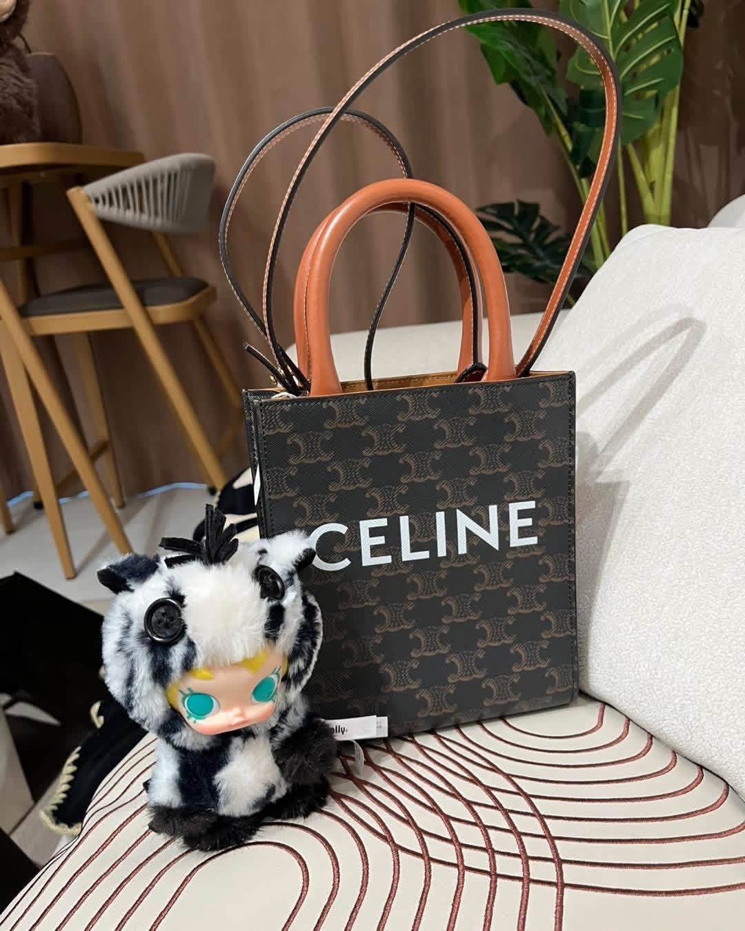 Celine mini vertical cabas tote bag 100%Authentic,98%new ✅收據副本21✅Booklet✅dust bag 