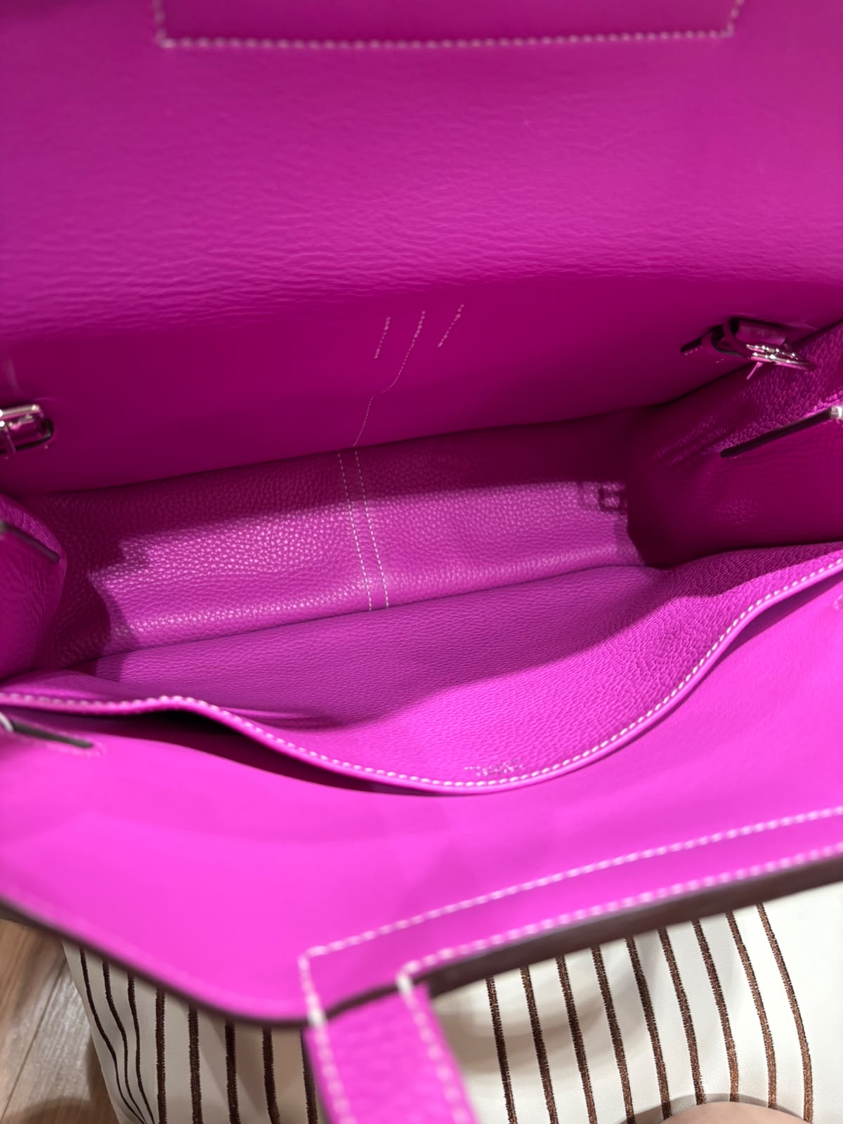 Hermes halzan 31 STAMP C 玉蘭粉銀扣 100%Authentic ,98%new✅dust bag 