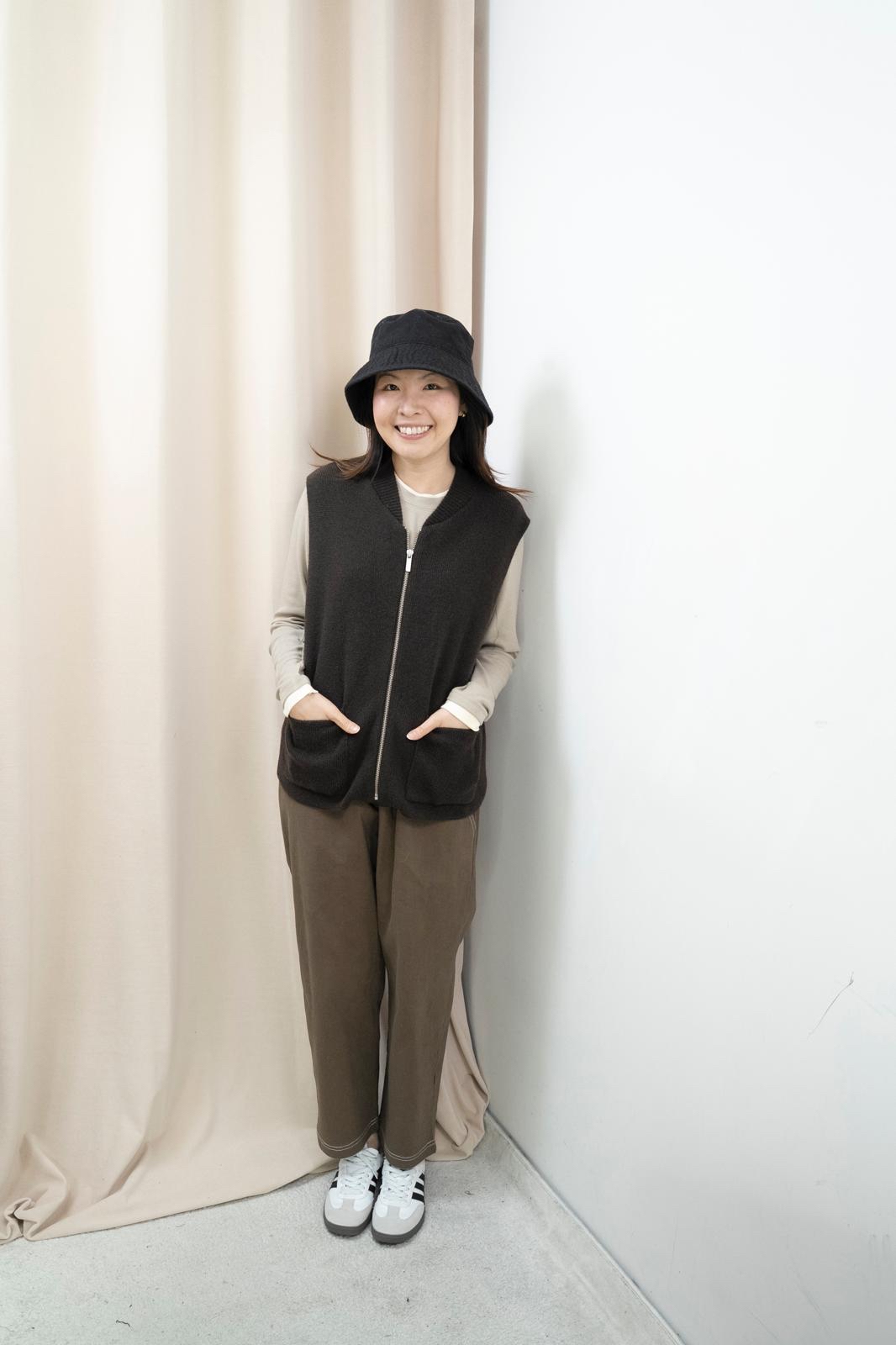 超彈拼色領邊上衣（深米色）