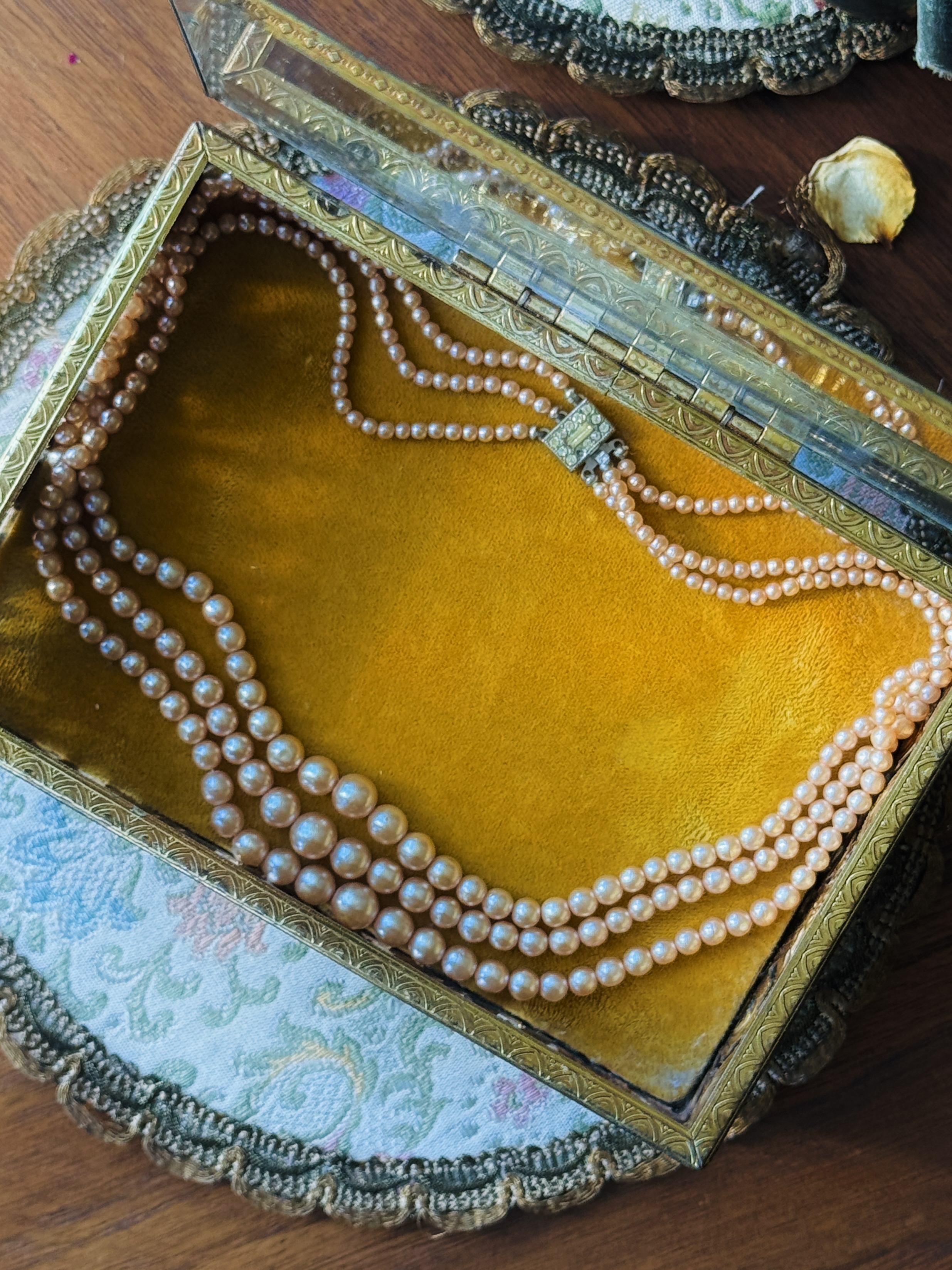 C.a. 1950-60s 17-18" Three-Row Graduating Pink Glass Pearl Necklace (MT2603)