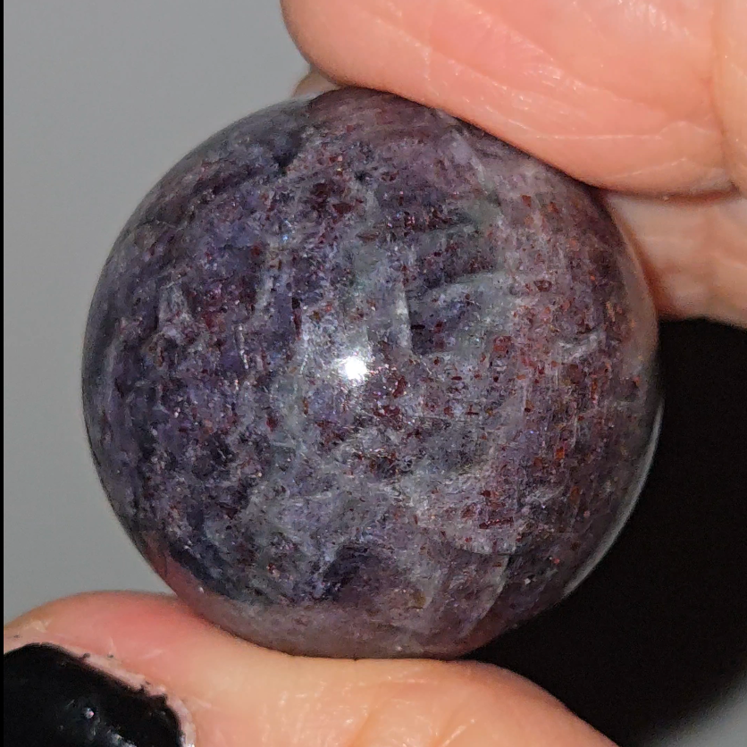 Blood iolite sphere with star flash asterism, rainbows - IL7
