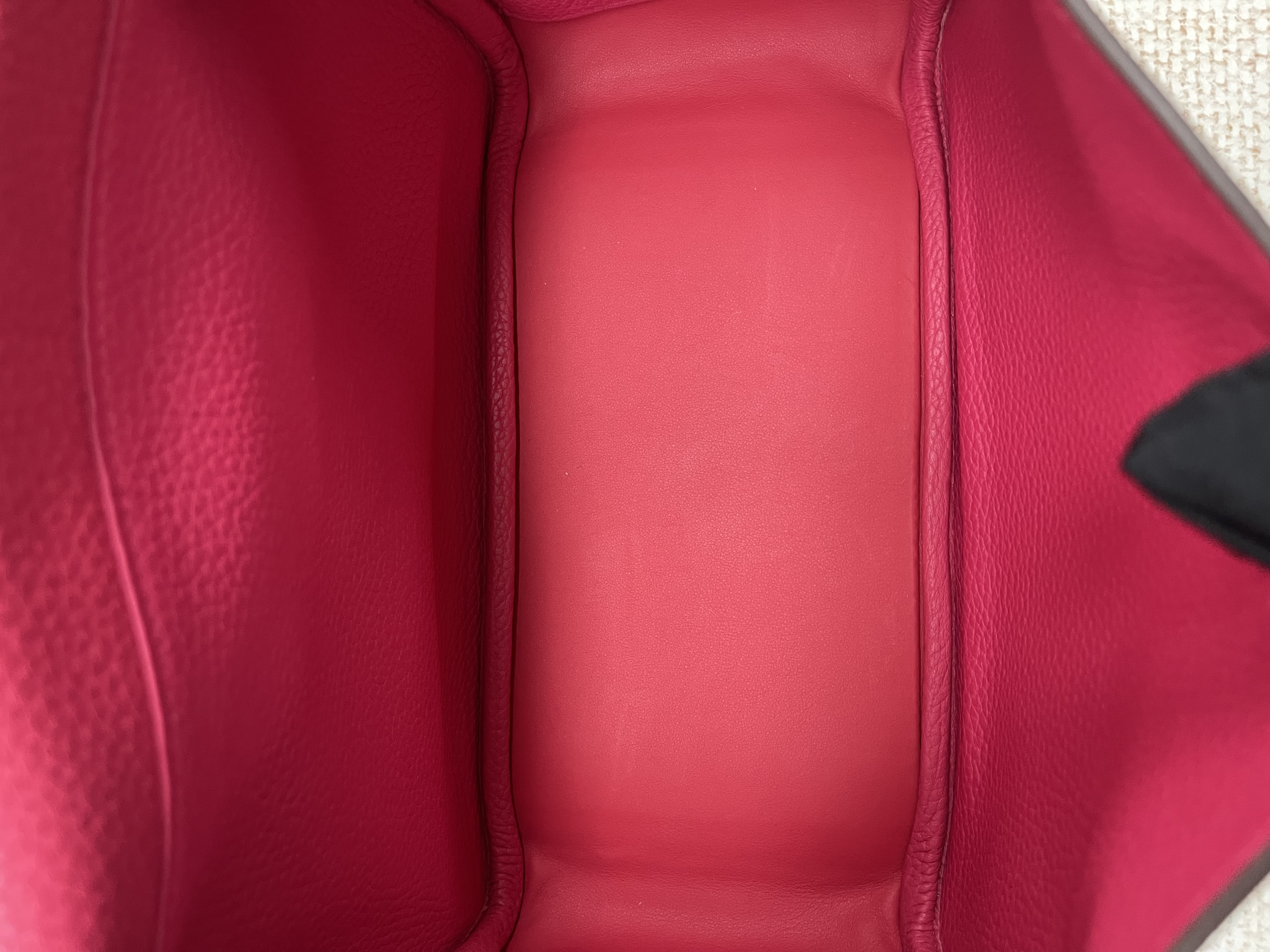 Pre-Owned HERMES Lindy26 / Stamp D / Rose Extreme / Product Code: 082601