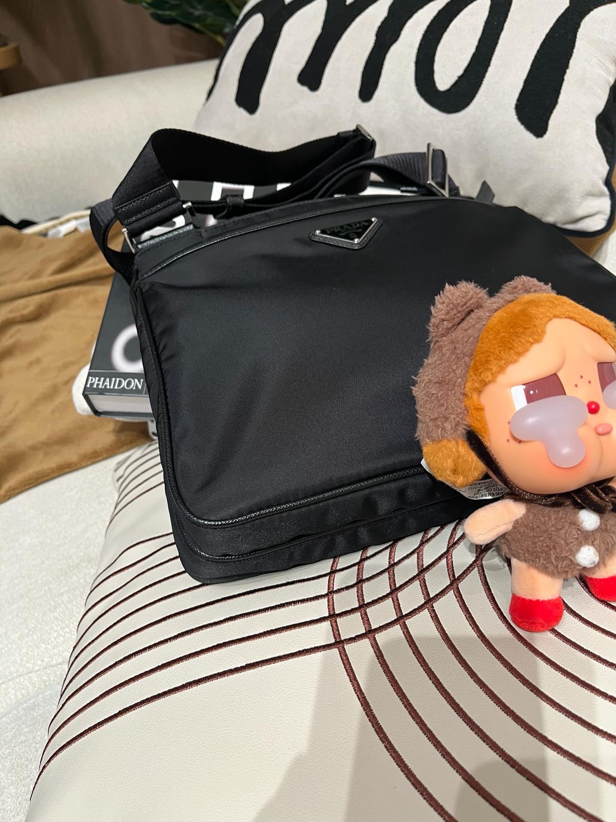 Prada Re-Nylon 及 Saffiano 肩背袋 100%Authentic, 99%New ✅ certificate✅NFC✅Dust bag