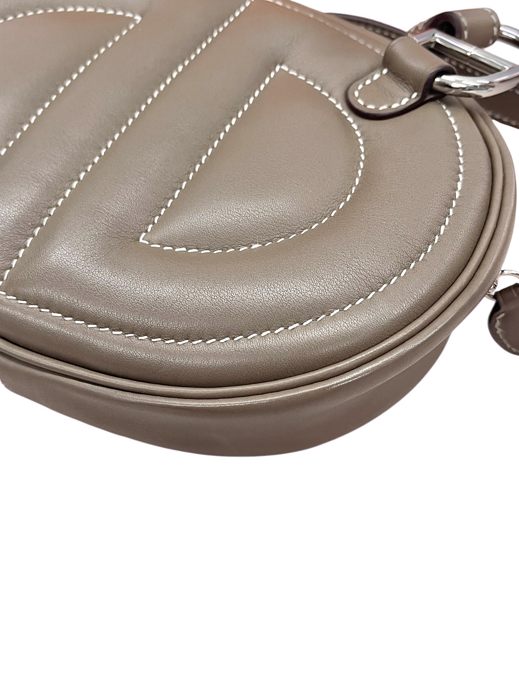 Pre-owned Hermes In The Loop BNANE VEAU Swift Stamp Z / Product Code: 081307