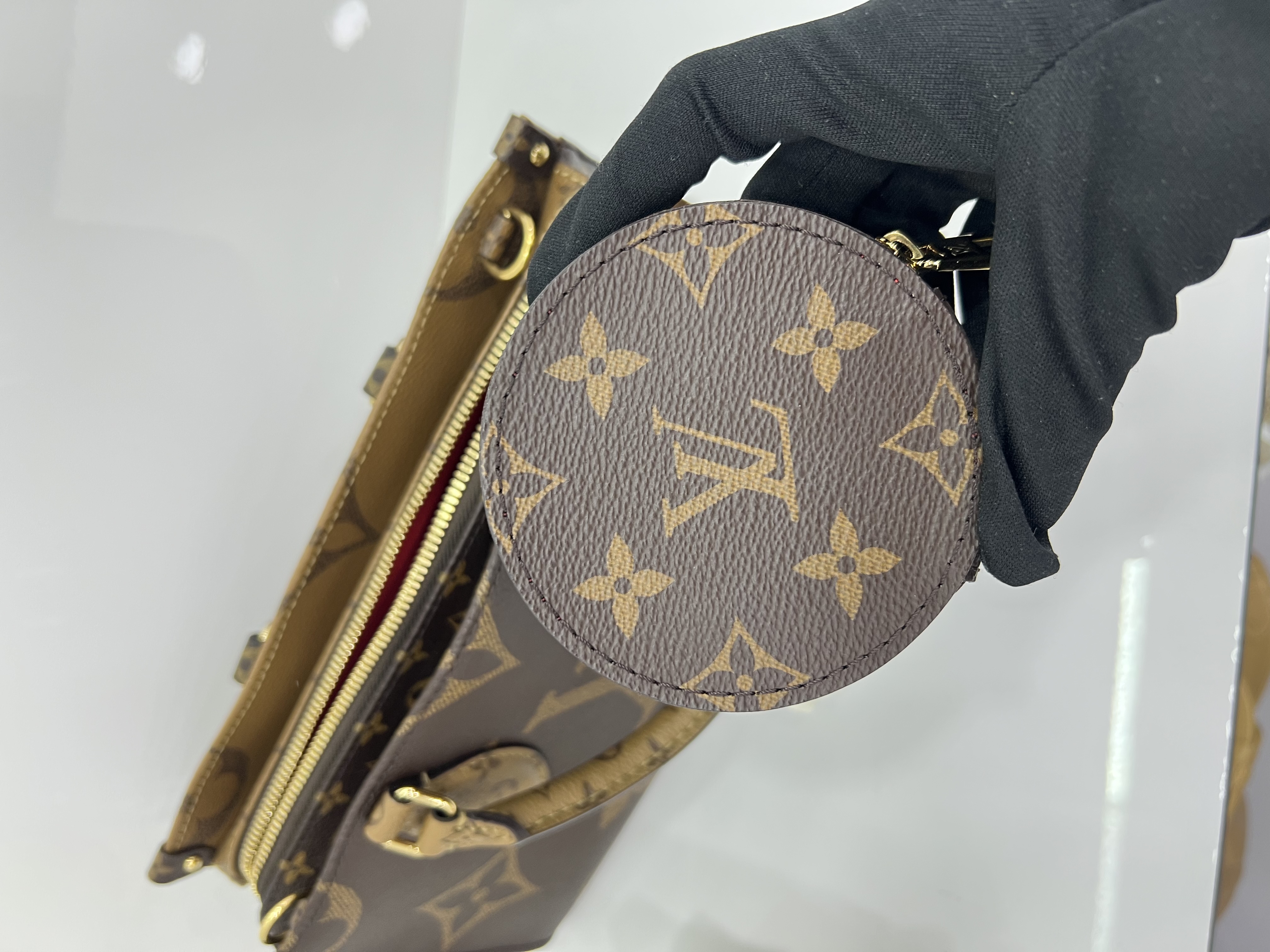 直播貨品 |  [1個-$100 2個-$300］EE30