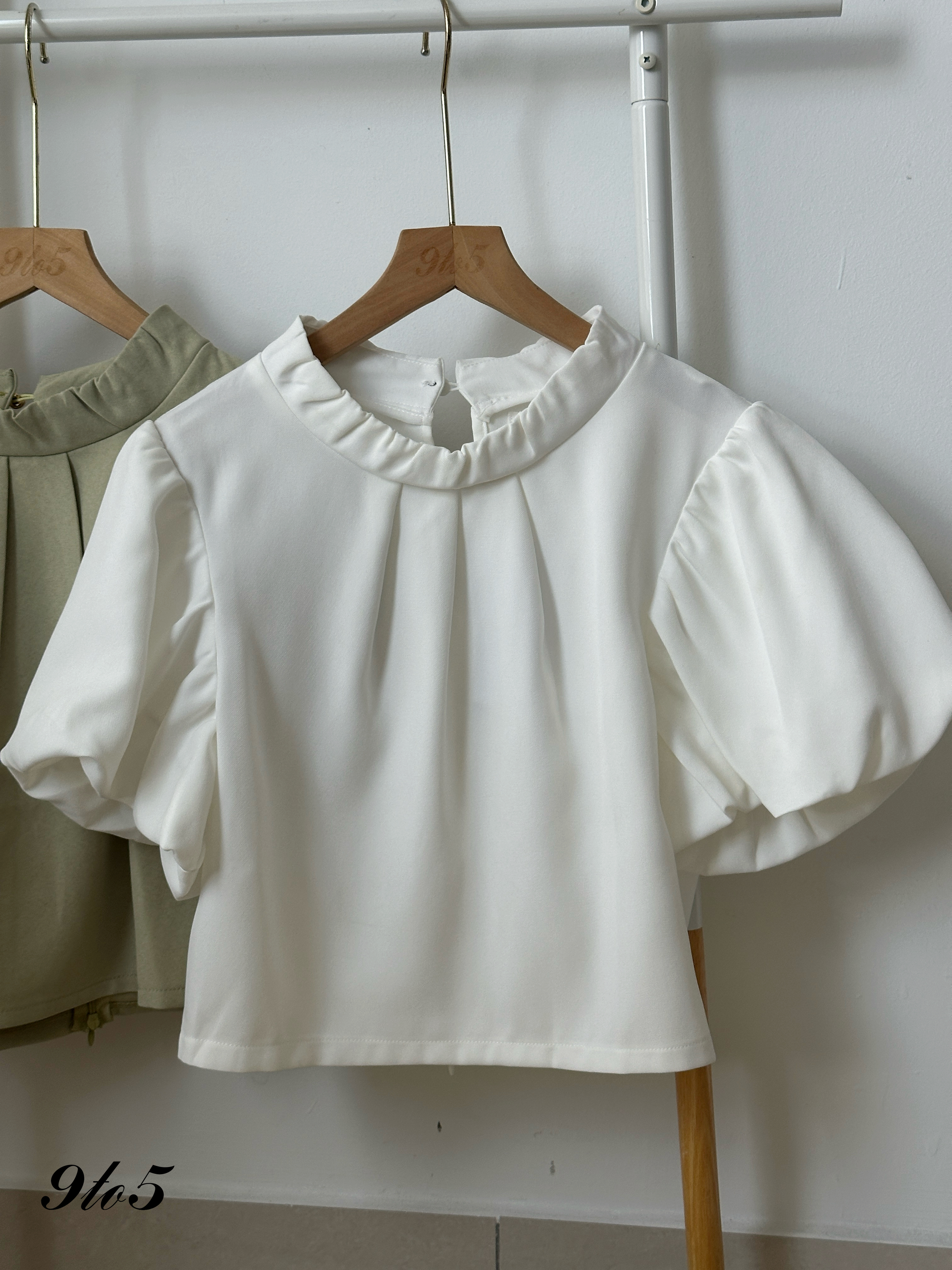 T4132 Puff Sleeve Crop Top - 4 Colors 