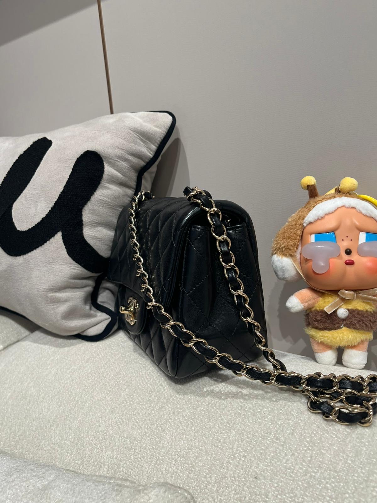 Chanel Mini Classic Flap 方胖子 17cm 黑色羊皮金鏈 100%Authenic, 95%New ✅Card✅Dust bag✅Box