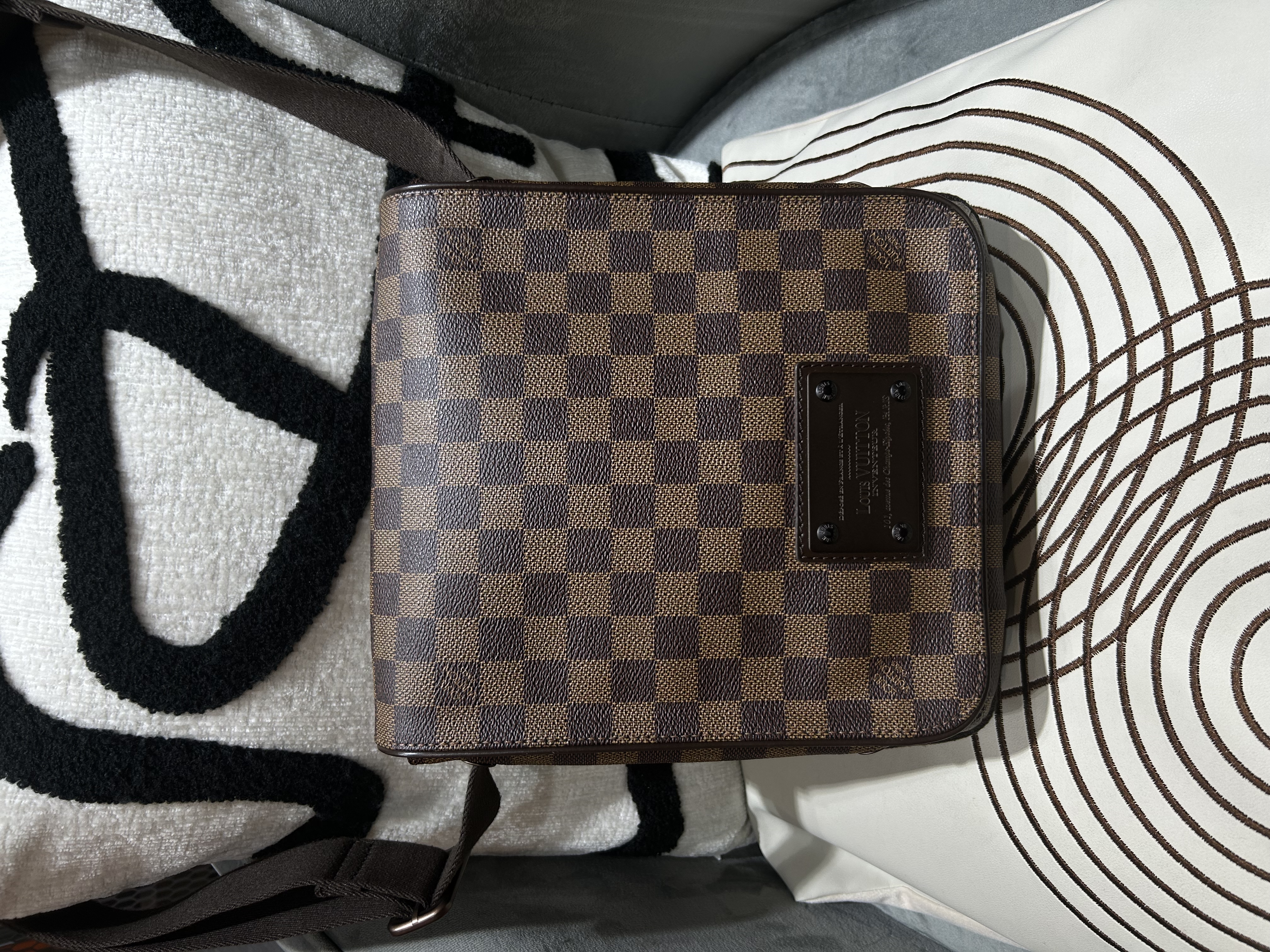 Lv DAMIER EBENE BROOKLYN PM, 100%Authentic ,98%new With dust bag 