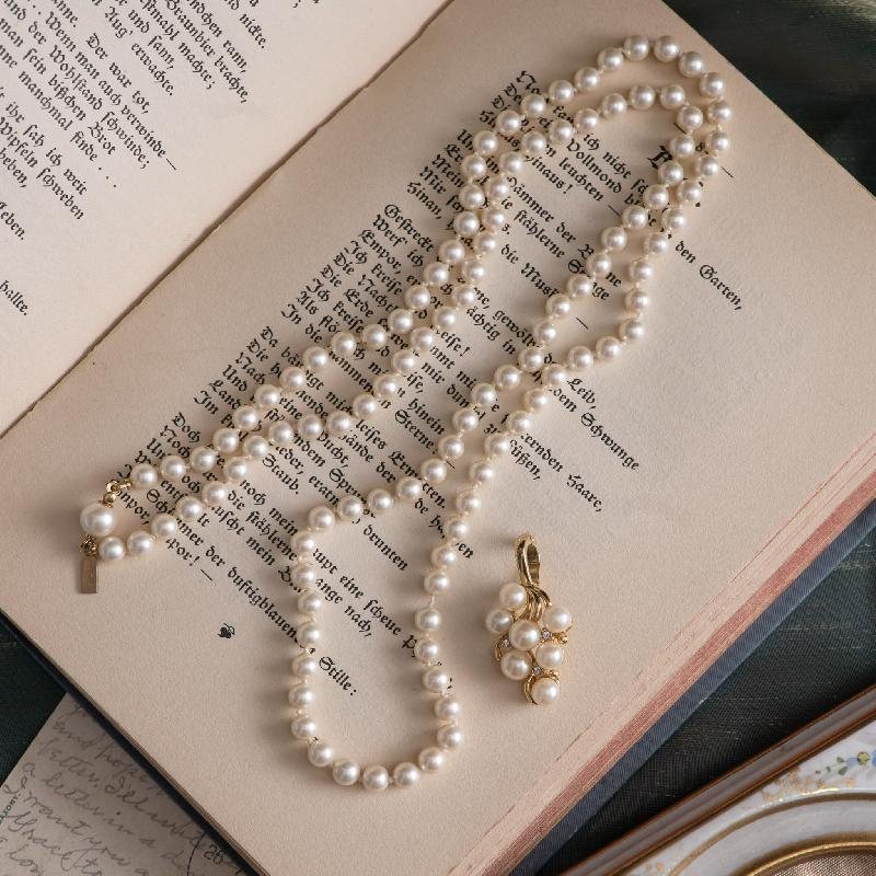 Vintage C.a. 1980s American Marvella Faux Pearl Necklace with Scrollwork Grape Pearl Charm (MW195)