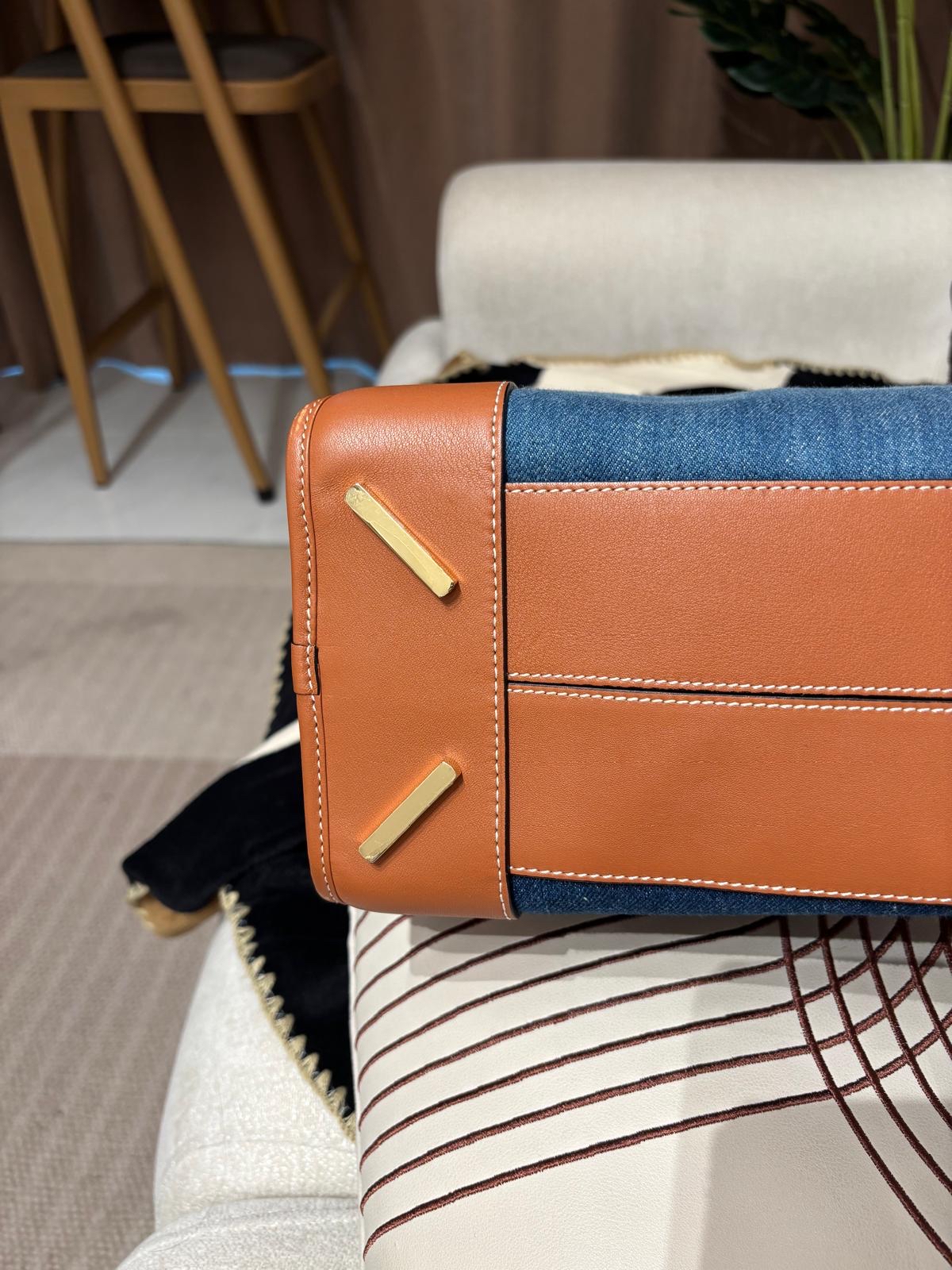 LOEWE Amazona 36 denim 2 way bag 牛仔布 100%Authentic, 98%New ✅Dust bag
