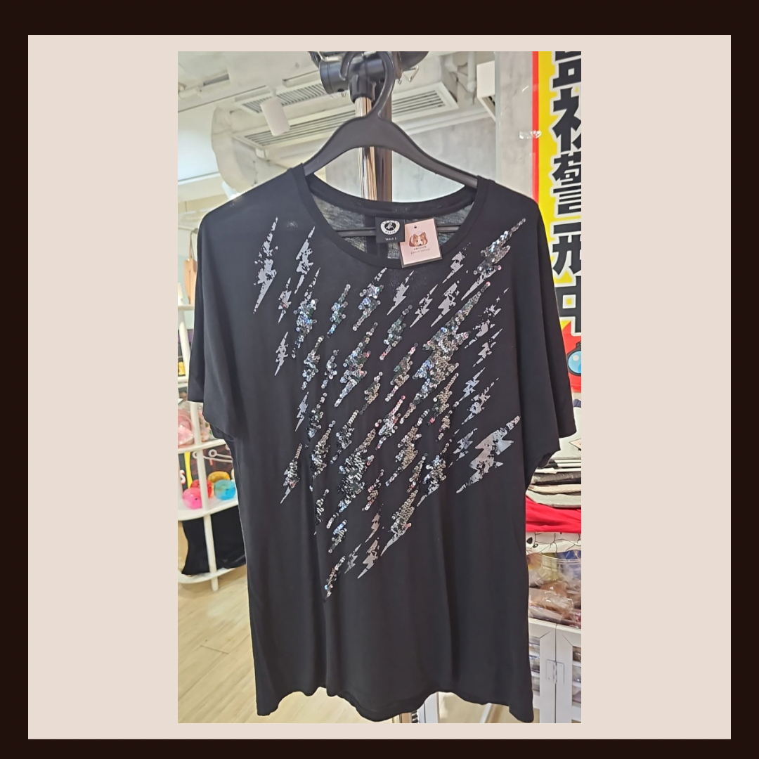 ⚡️ 閃耀開倉！SPORT b. 經典閃電亮片 T 恤