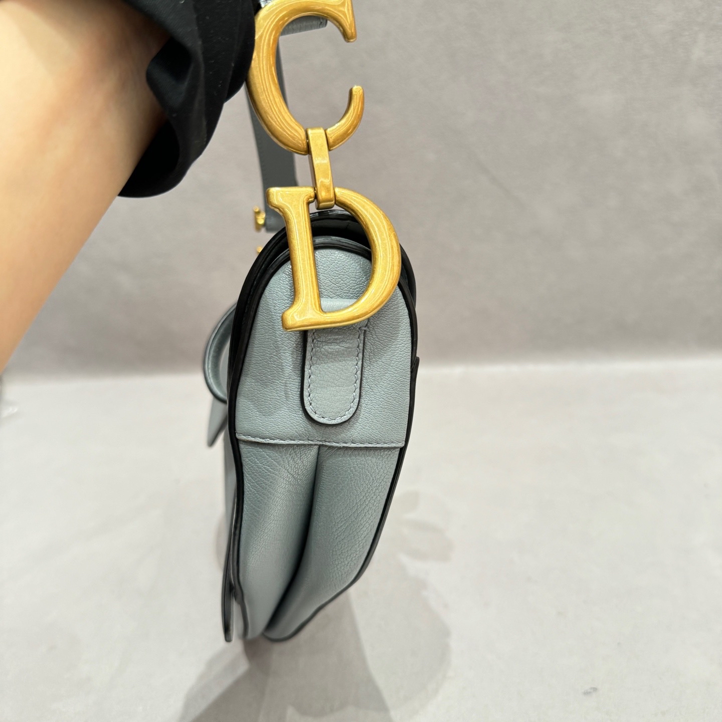 【預訂貨品】Dior全皮霧霾藍馬鞍包