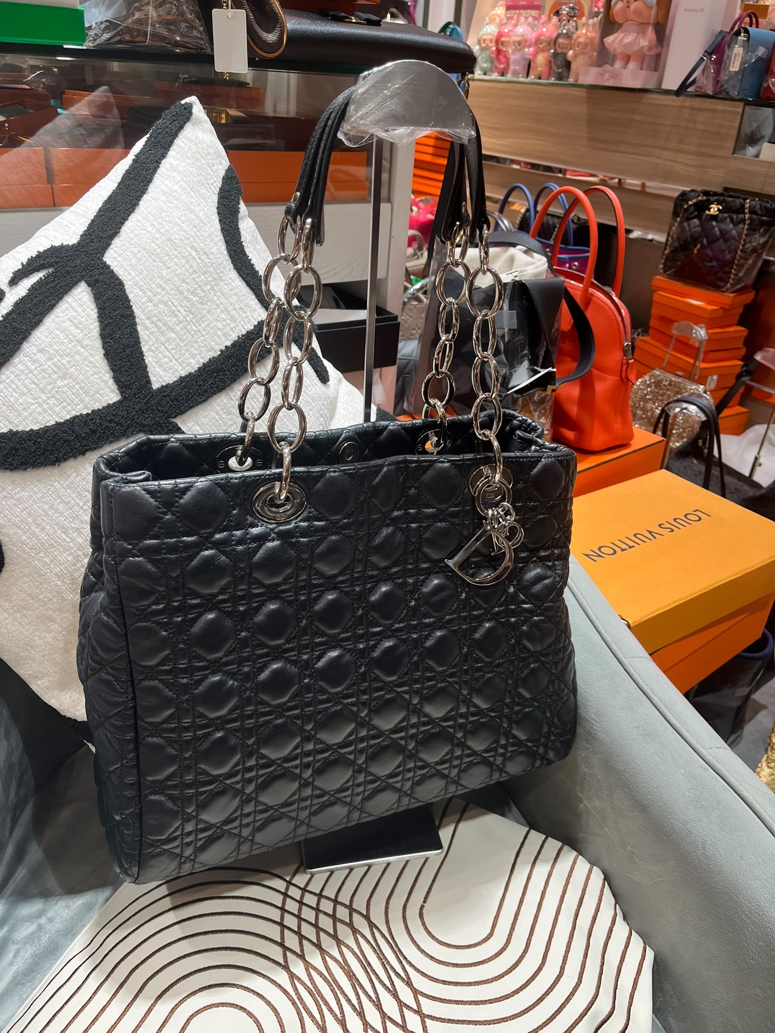 DIOR Calfskin Soft Shopping 9x7 Tote Bag 黑色牛皮100%Authentic, 95%New ✅Dust bag