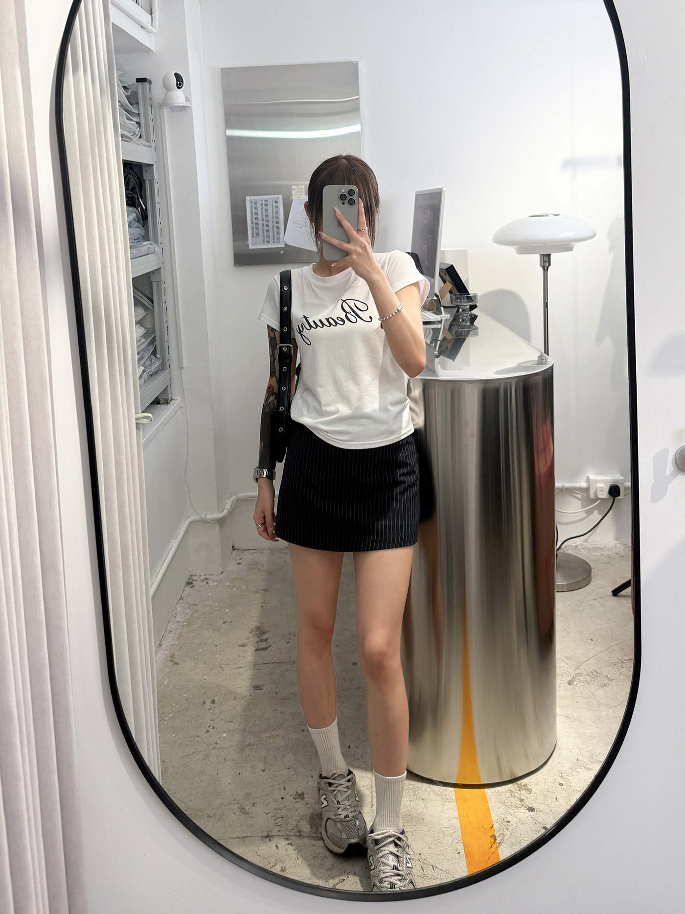 𝐒𝐭𝐫𝐞𝐭𝐜𝐡𝐲 𝐜𝐨𝐧𝐭𝐫𝐚𝐬𝐭 𝐥𝐨𝐠𝐨 𝐟𝐢𝐭𝐭𝐞𝐝 𝐭𝐨𝐩