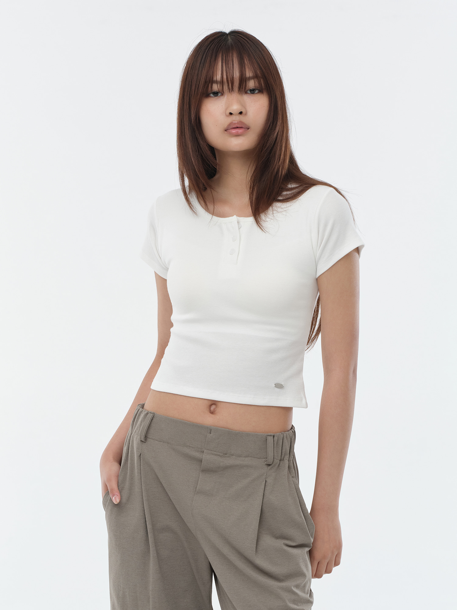 【連胸墊半開鈕扣TOP】預購_Cap-embedded Henry Neck T-shirt by Conch