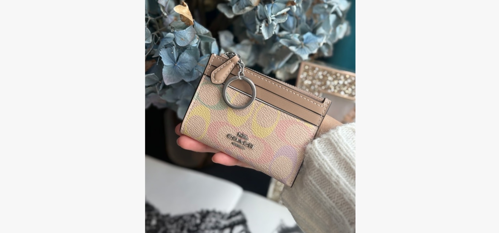 ✈️🇨🇦🇺🇸淡淡嘅彩色Signature C  pattern Coach Outlet 系列：拉鍊卡包💳現貨🌈