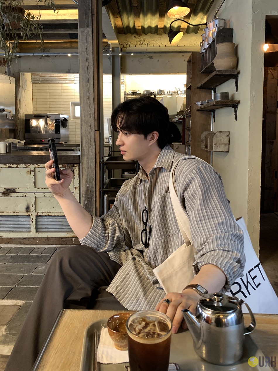 【100%保證韓國直送】自然廓形細條紋泡泡紗純棉寬鬆襯衫 👕 [4 color] RL114844