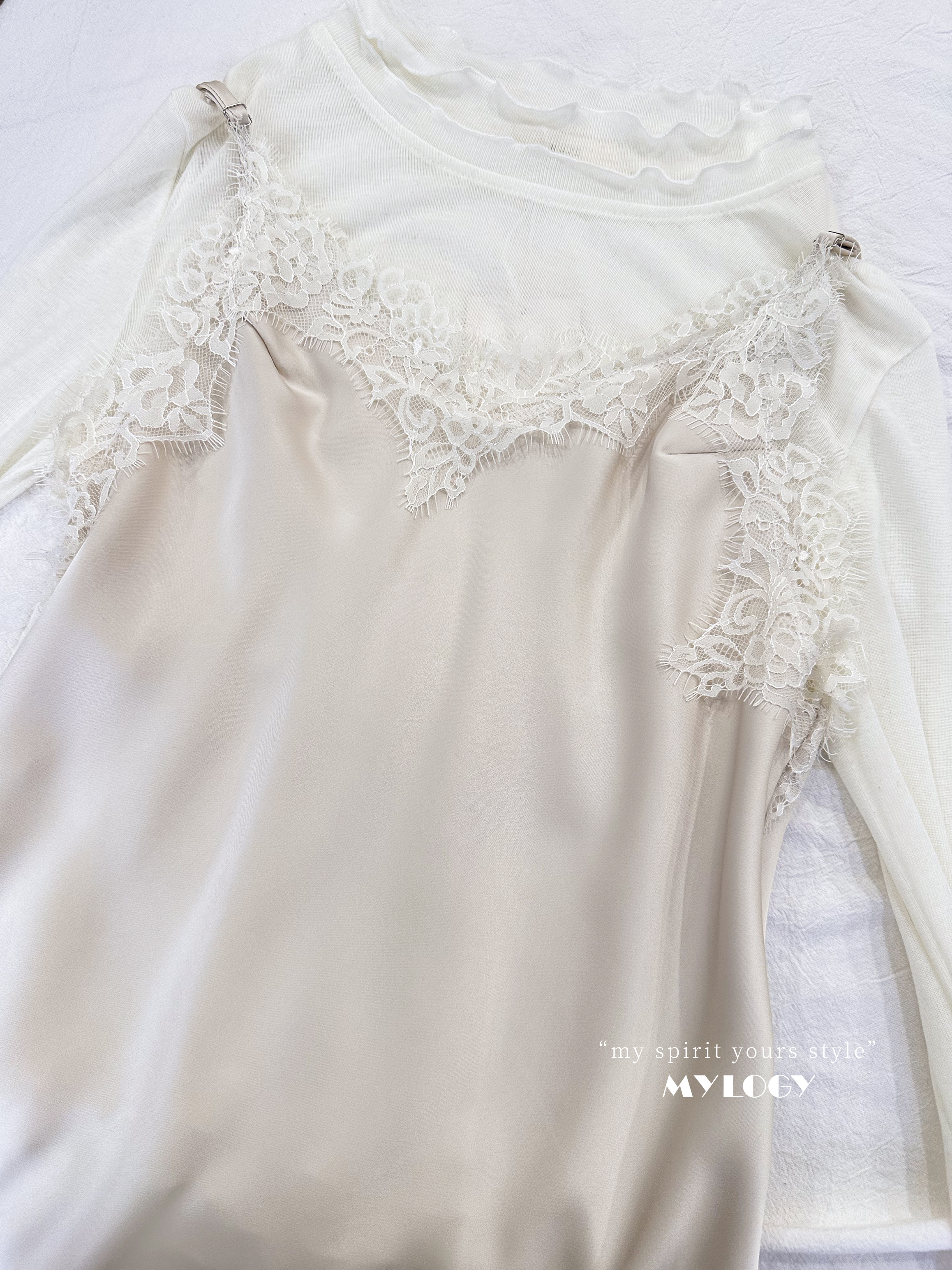 <今季大熱> 文藝知性美～絲滑(可調較)吊帶斜角蕾絲露背外搭 SN0005