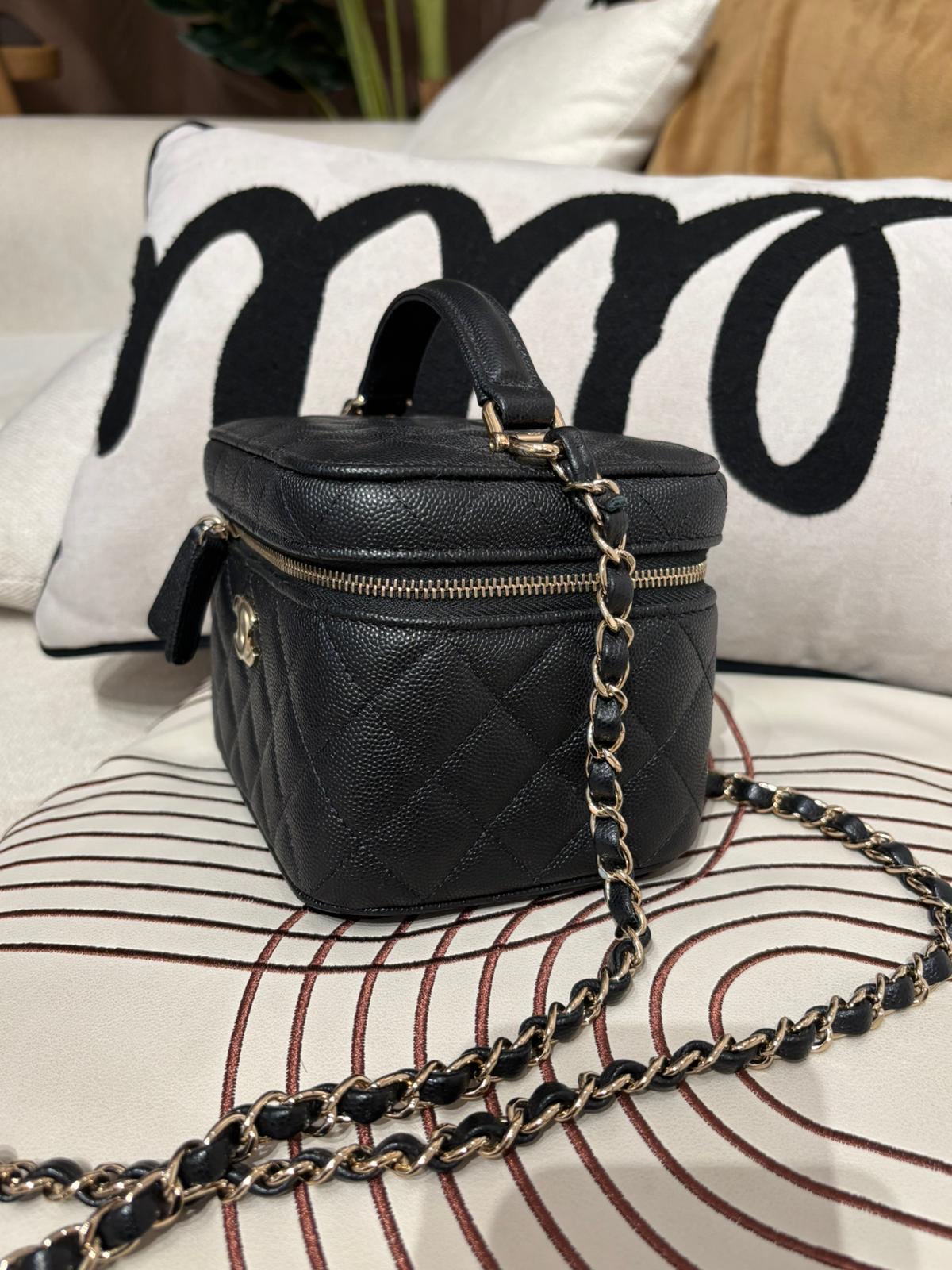 Chanel Vanity With Chain Large 100% Authentic , 98%New ✅Dust bag ✅Box