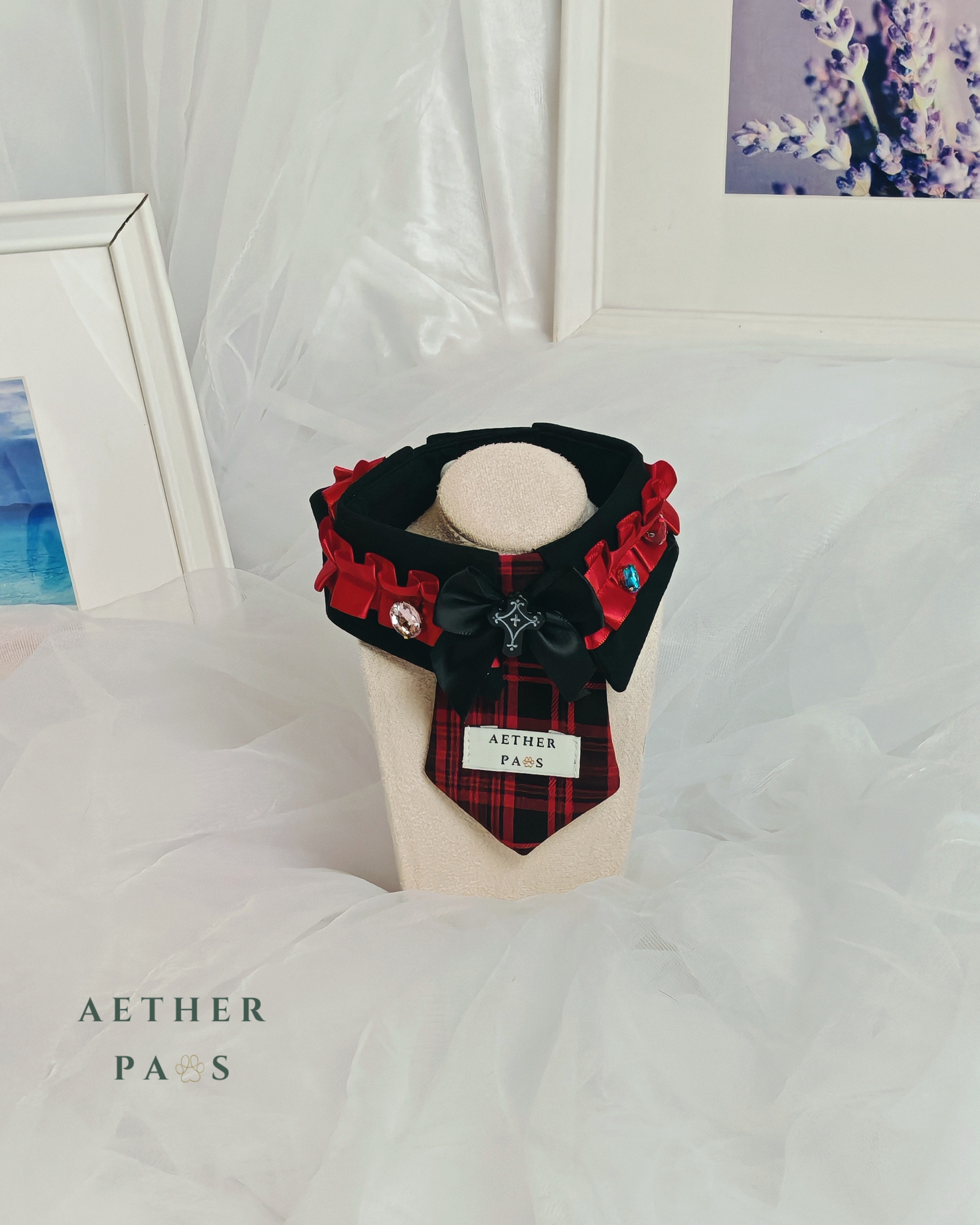 Earl of Noir Tie Bib