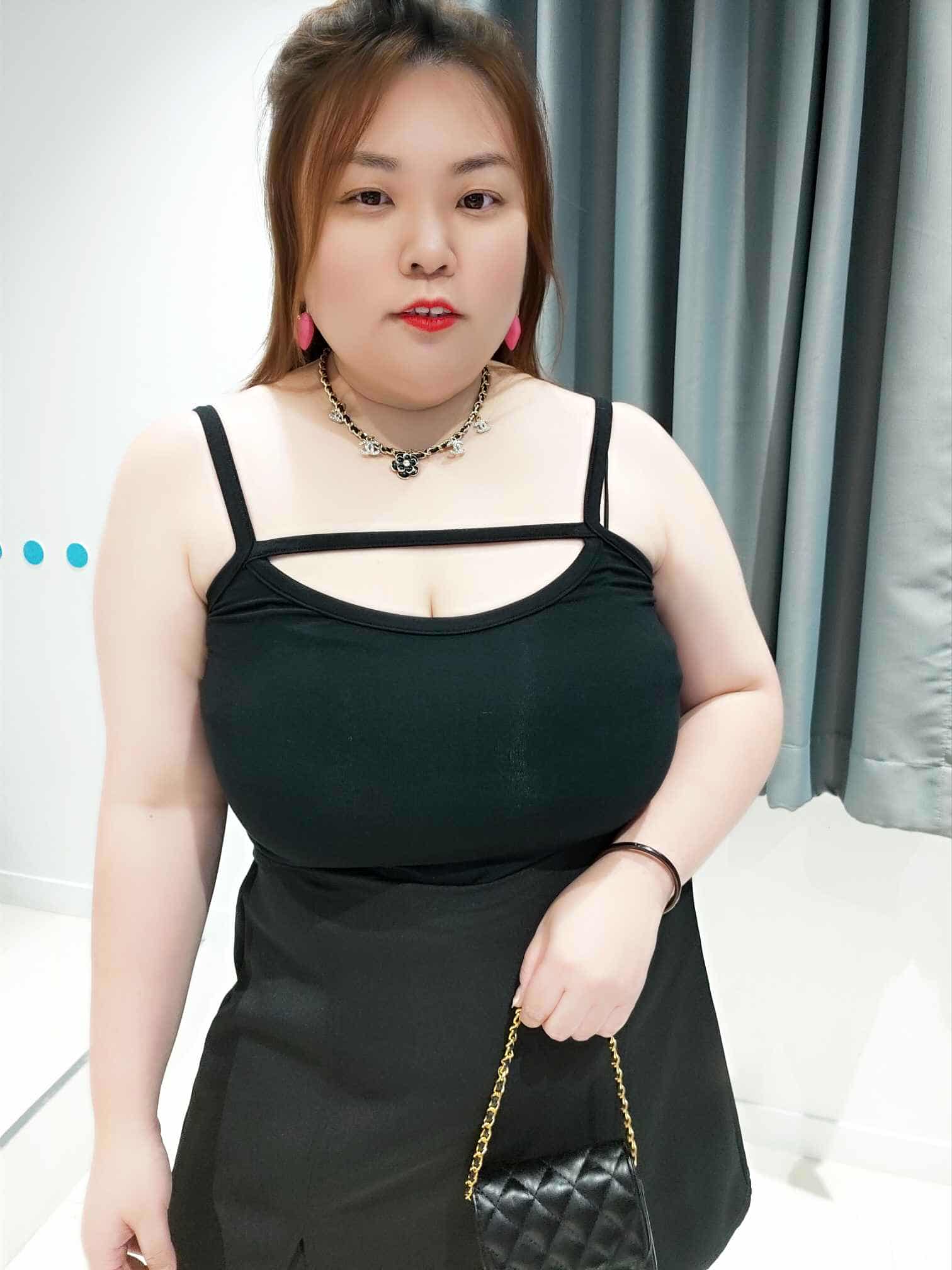 DSE13 前镂空可调节肩带小背心