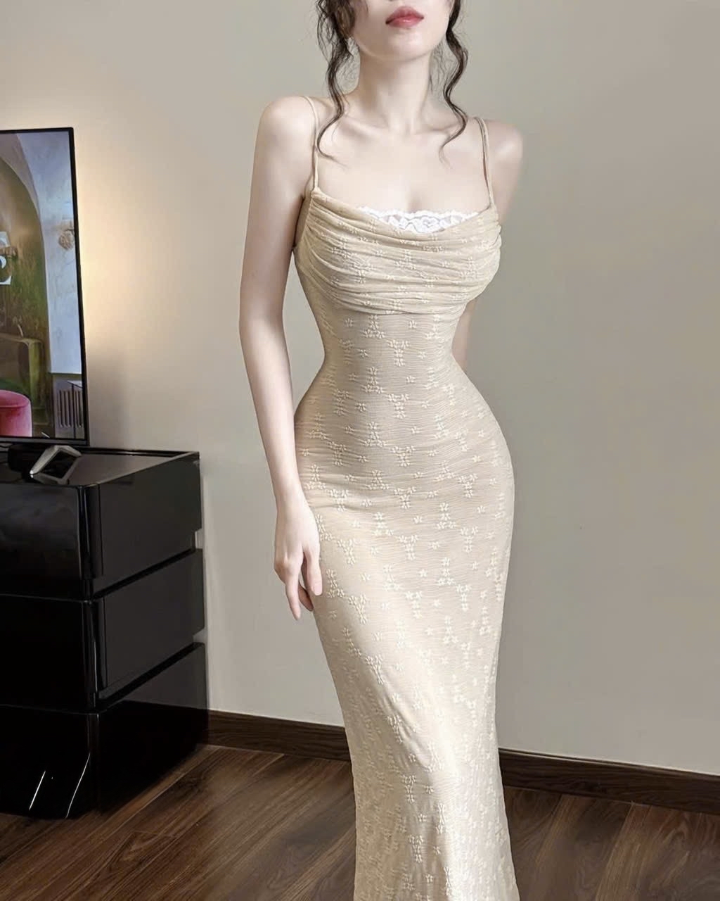 復古風蕾絲邊緊身洋装