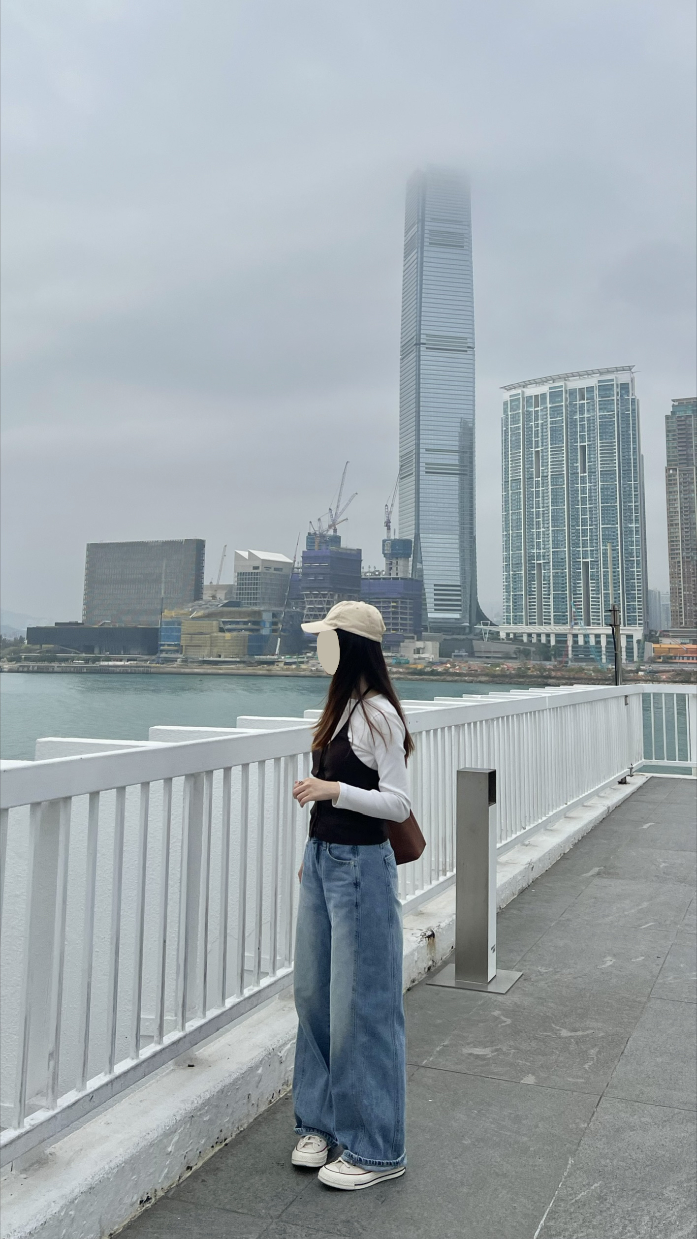 韓妹必備掛脖背心 