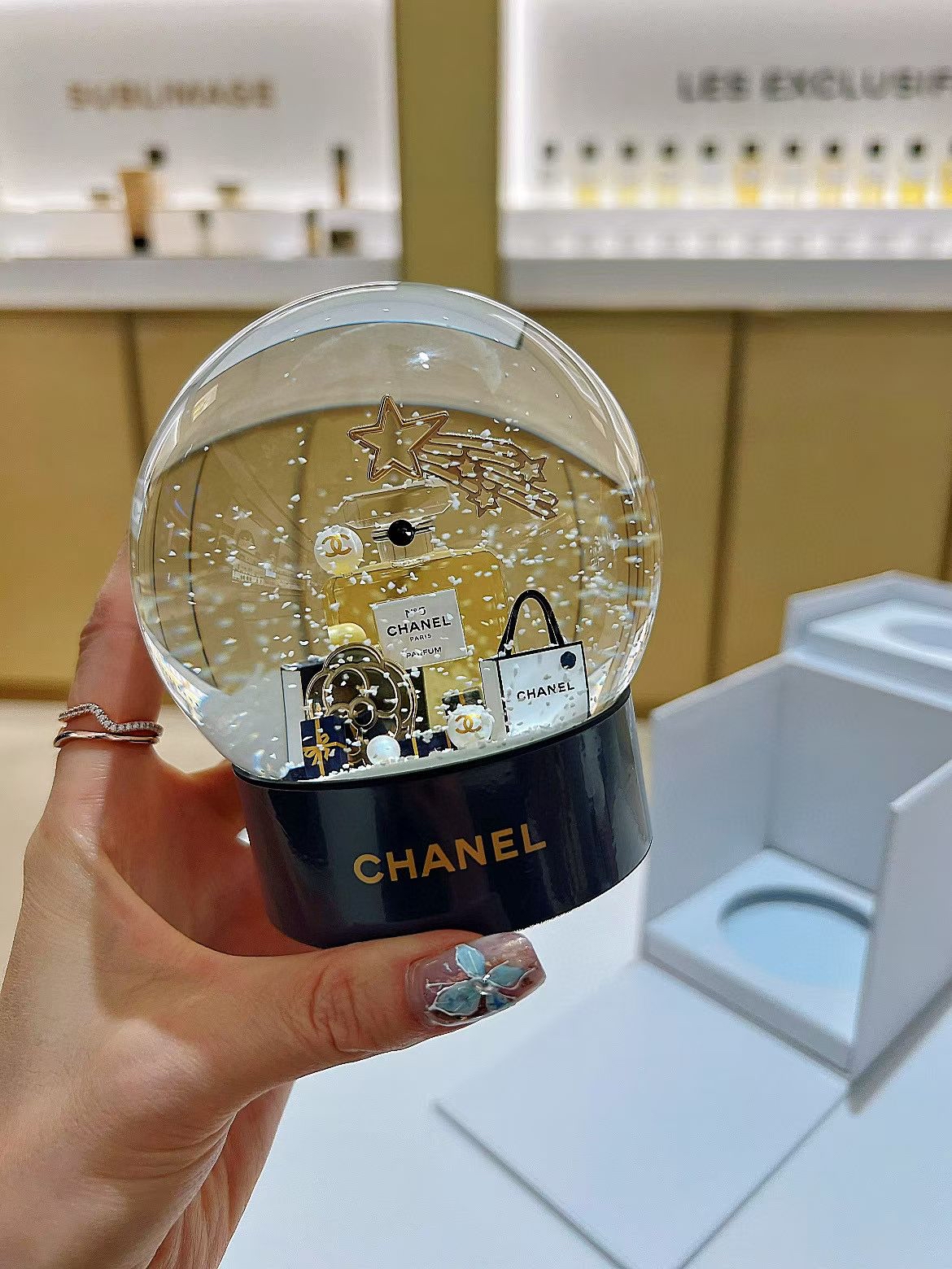 Chanel-Beauty限量水晶球