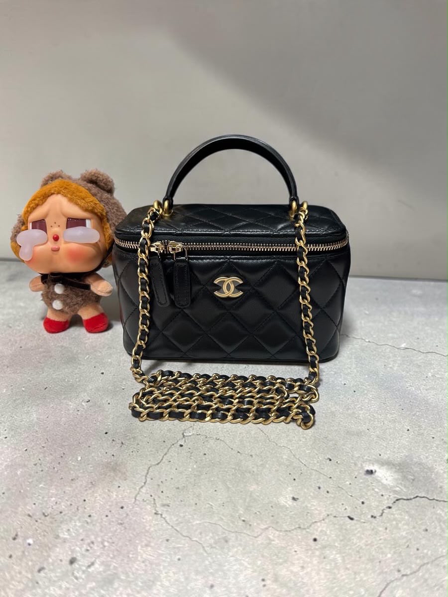 全新 Chanel vanity with handle black 100%Authentic ,全新未使用品 ✅card✅dust bag ✅盒 