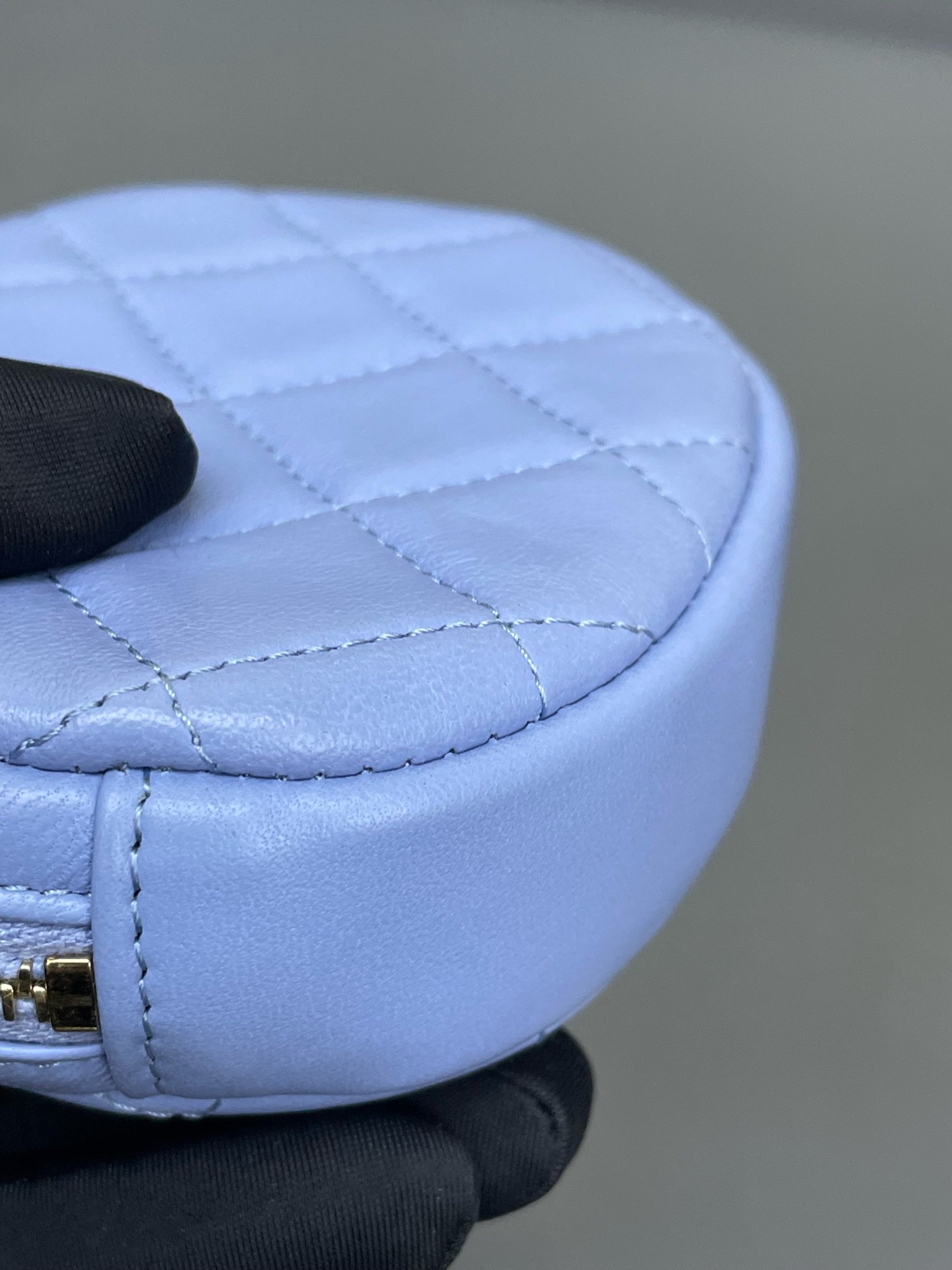 【預訂貨品】Chanel 天空藍金扣羊皮散子包