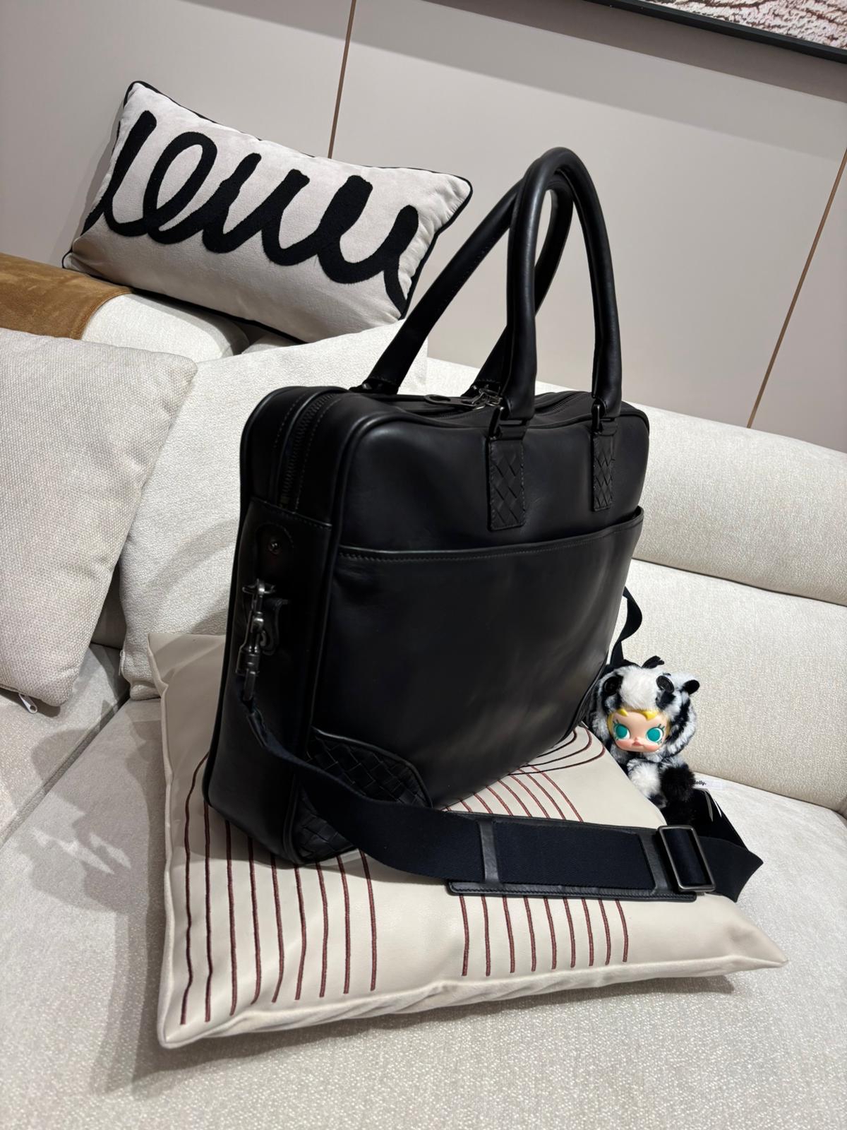 Bottega Veneta BV Black Intrecciato Leather Briefcase Bag 100%Authentic, 90%New ✅Dust bag