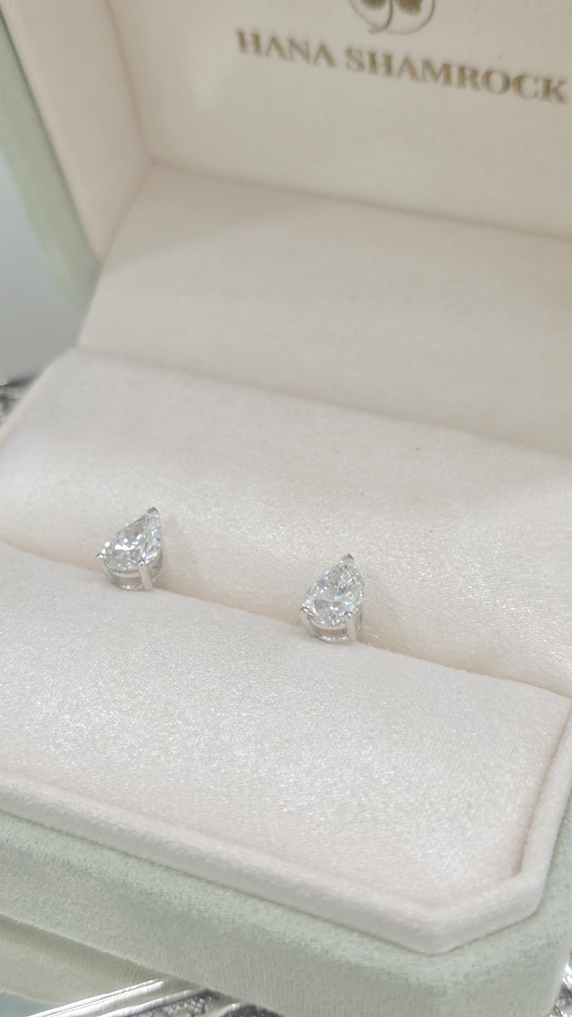 18K白水滴培育鑽石耳釘 D2.0ct/2