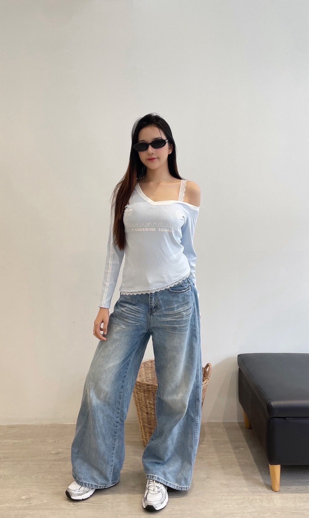 Bkk薄款V領lacy露膊長袖Top