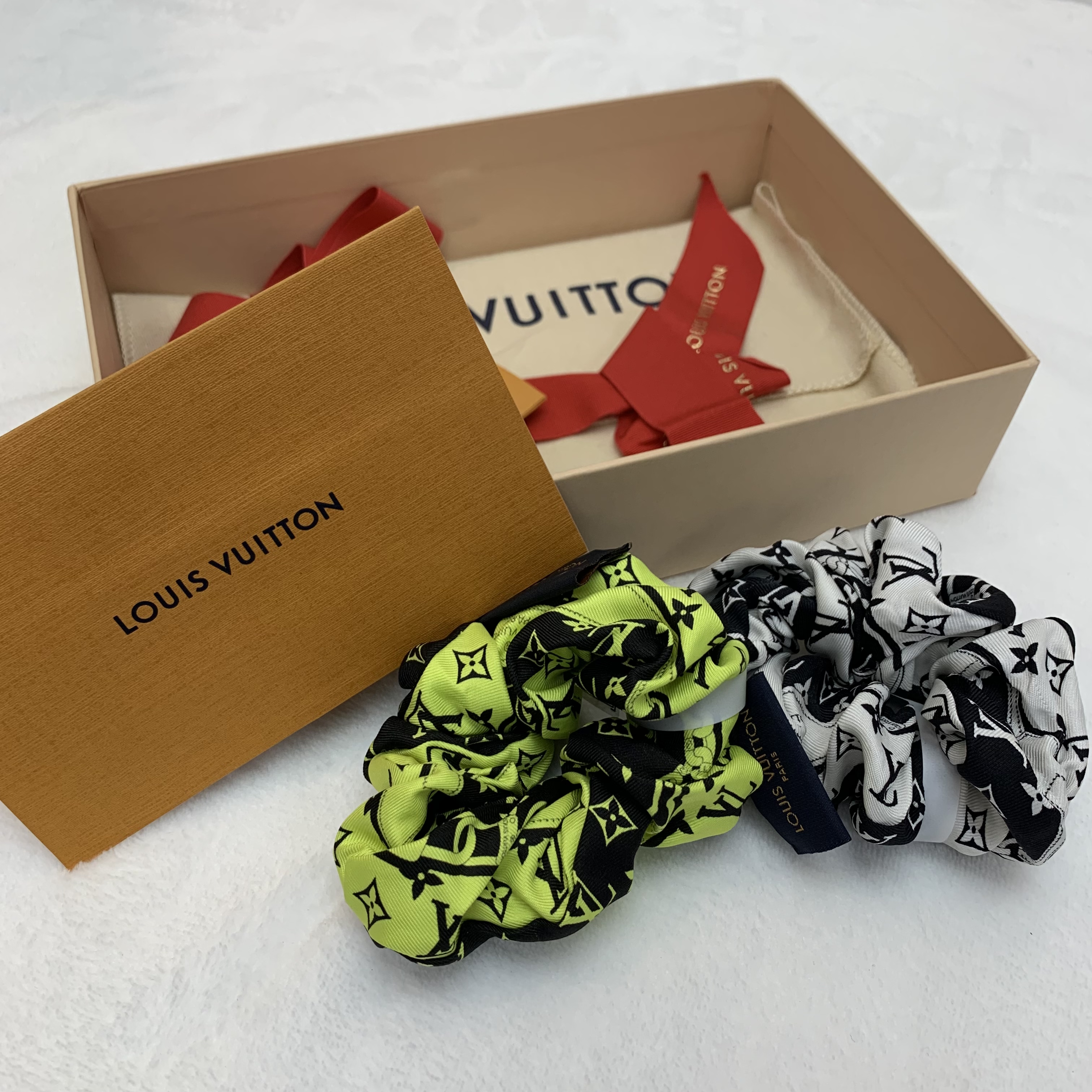 LV絲質地髮圈 兩個裝超抵價❣️可單買