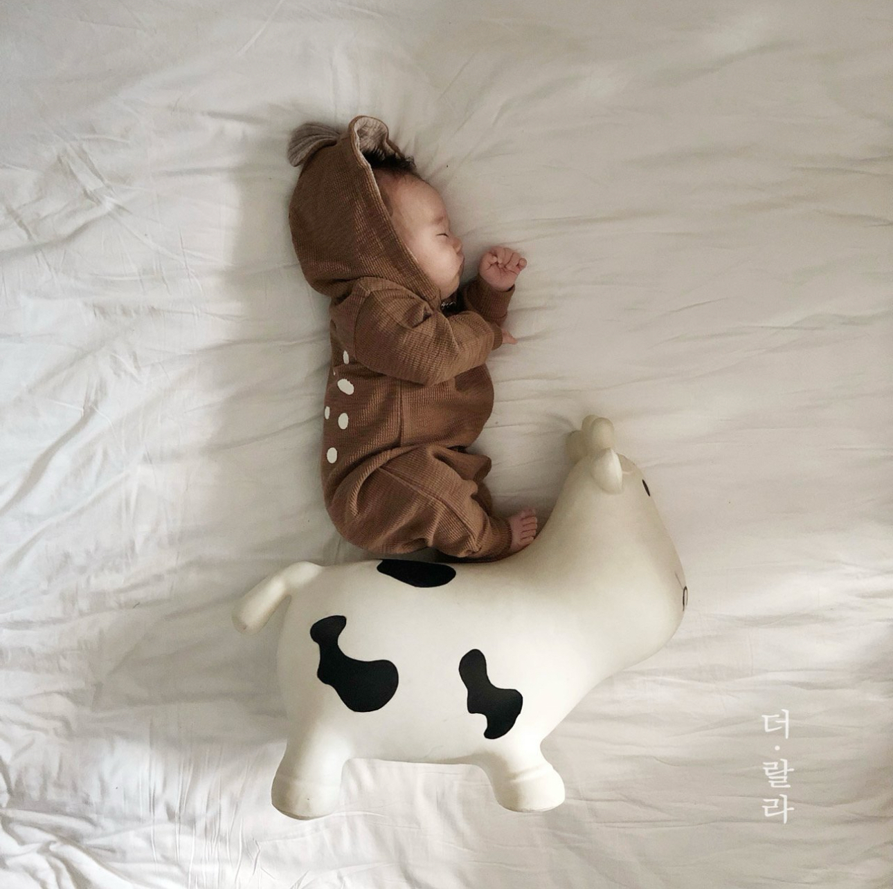 🌸預訂 韓國直送🌸🇰🇷THELALA兩色小鹿造型連帽拉鍊長袖連身服