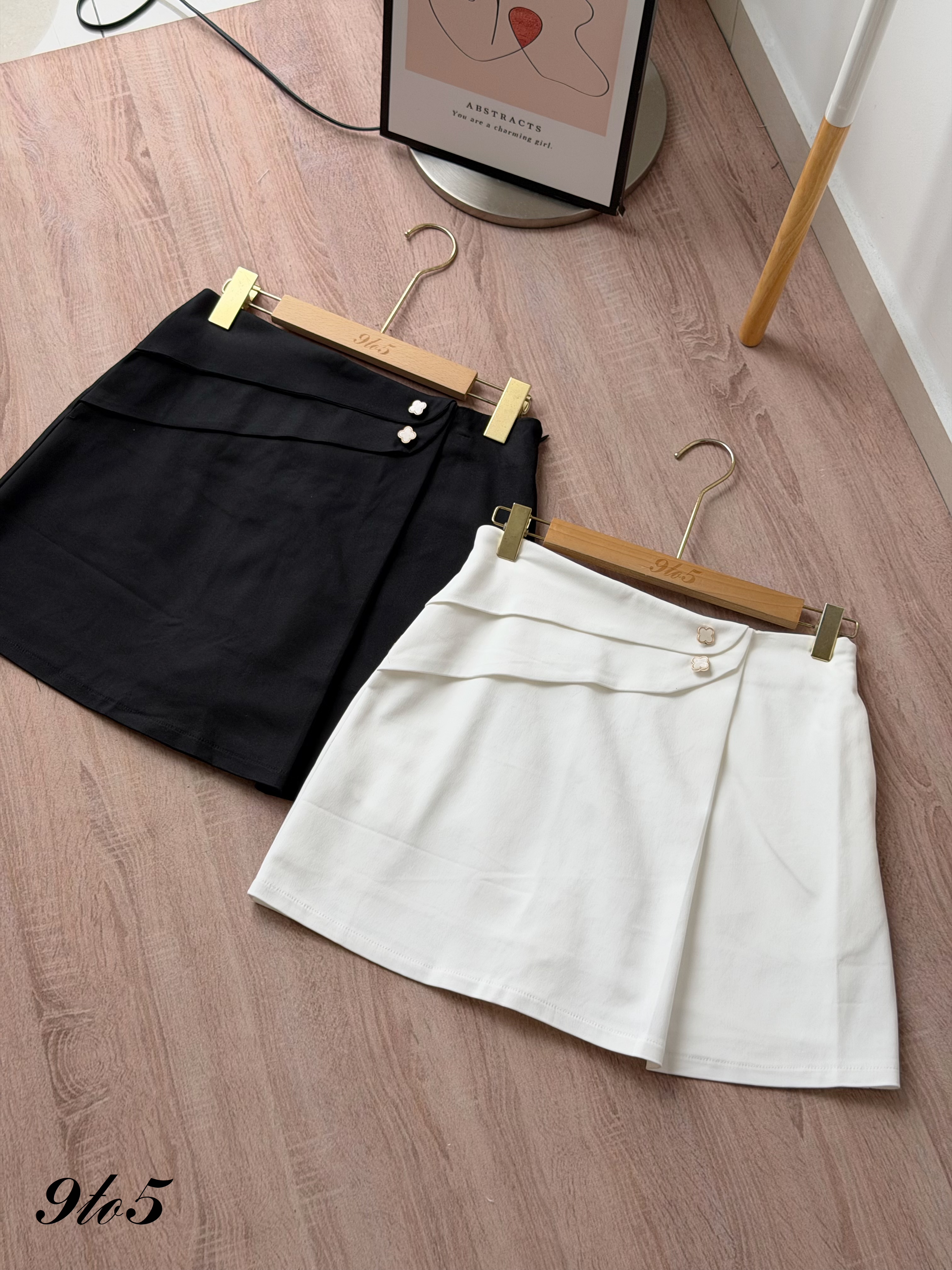 S2037 A Line Short Skirt - Black & White