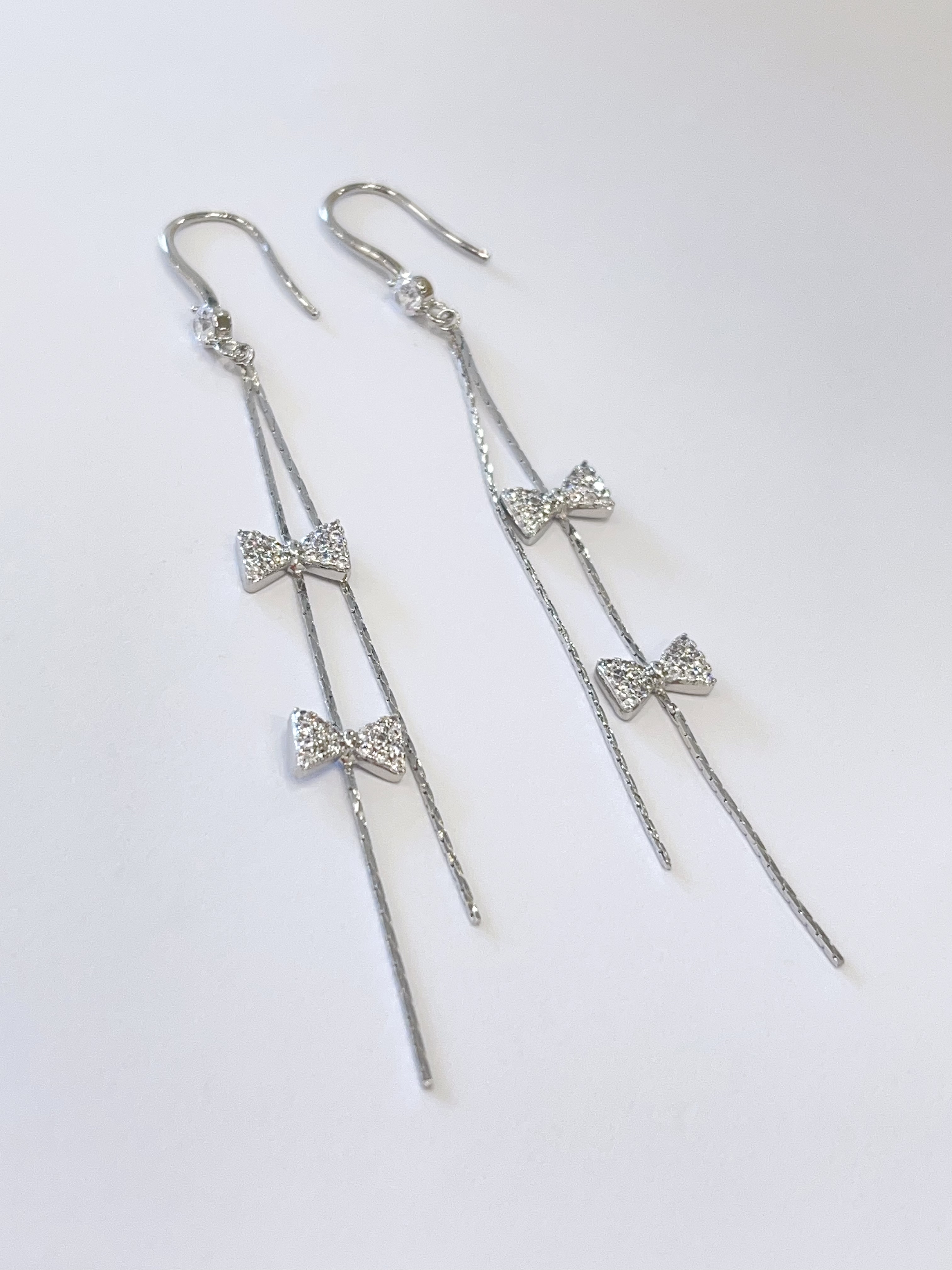 温柔风镶钻蝴蝶结流苏耳环