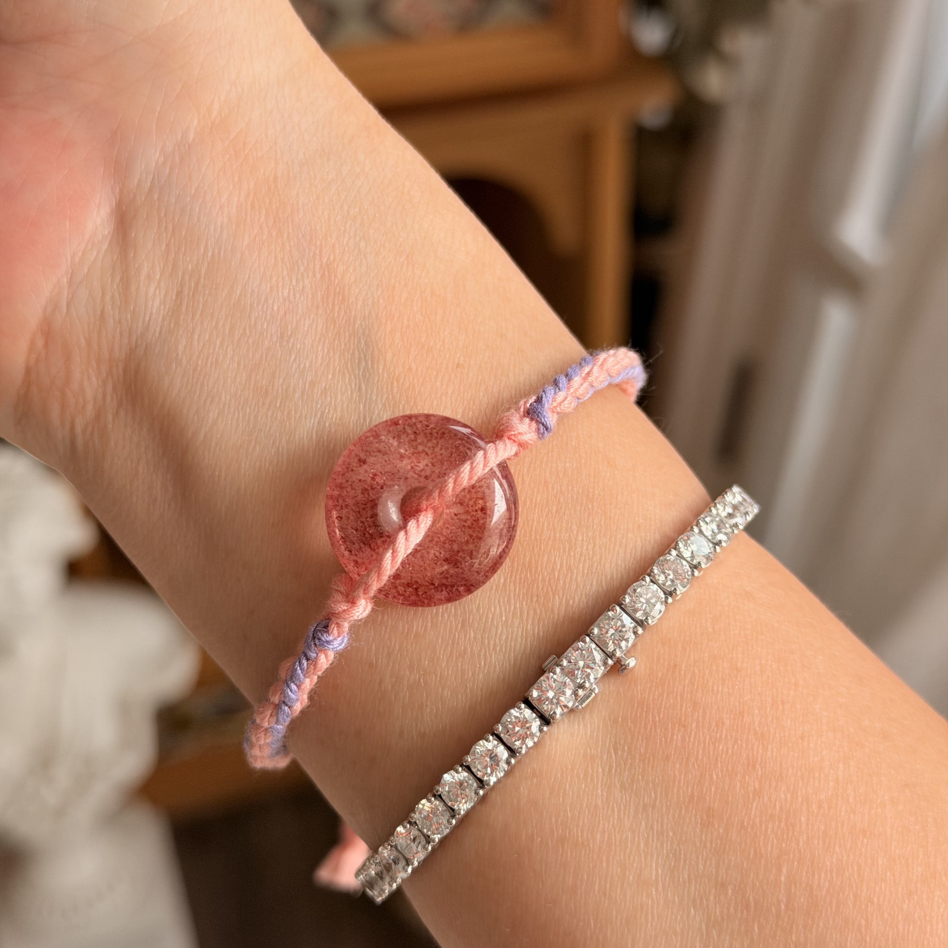 草莓晶平安扣襯手绳