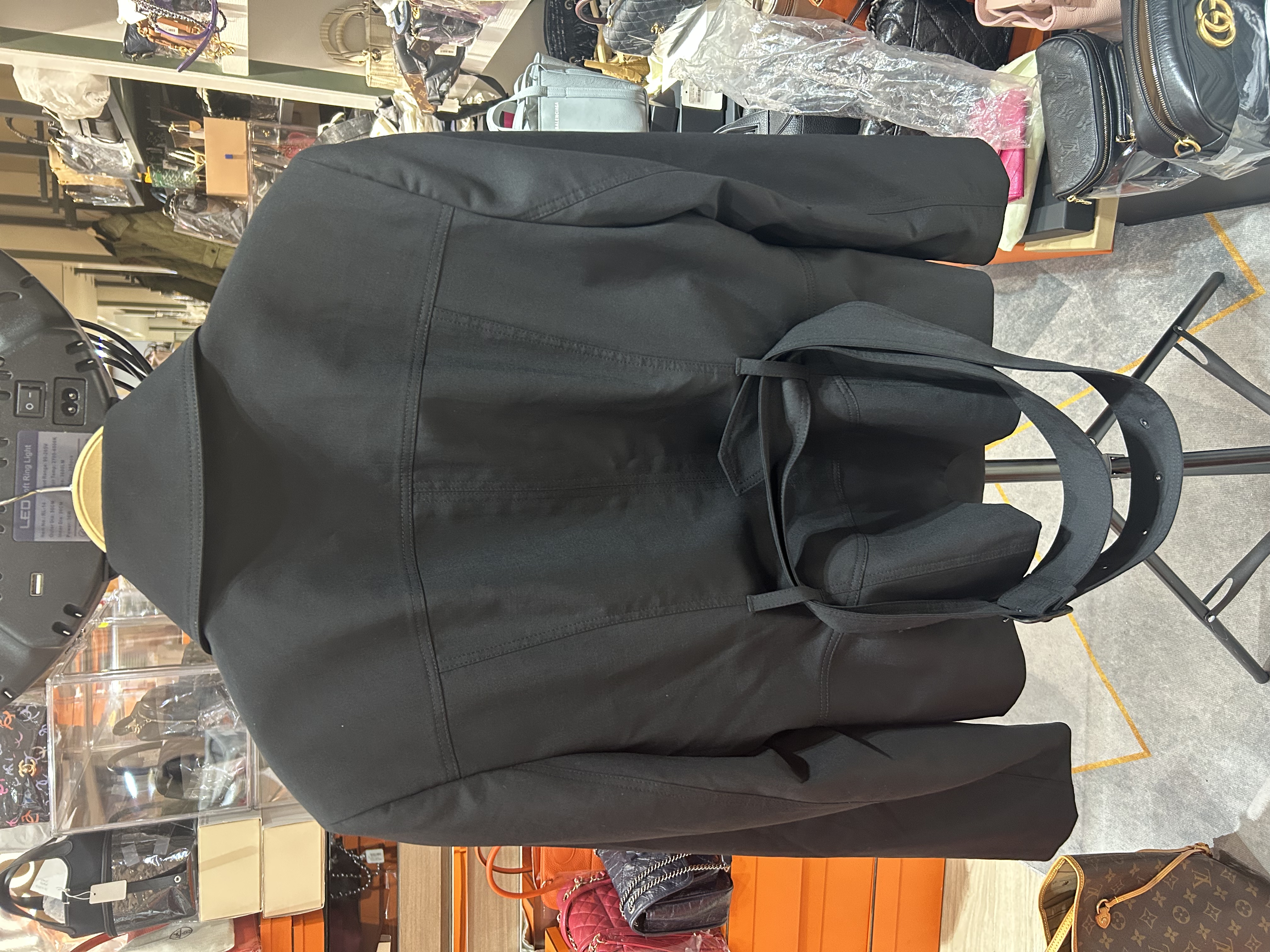 Burberry 黑色西裝褸 Size: UK12 100%Authentic ,95%new