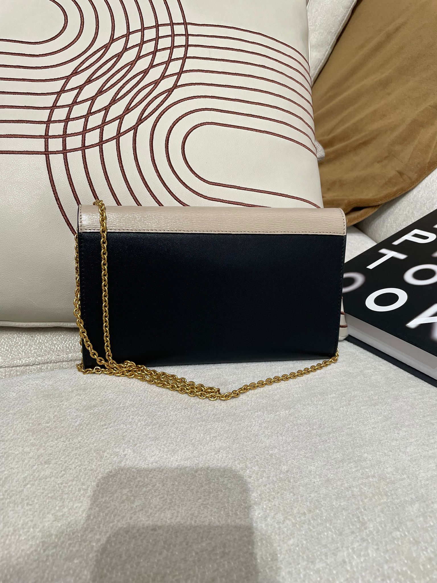 Celine clutch on chain 灰色拼粉紅牛皮鏈條銀包斜孭袋  100%Authentic ,98%new✅dust bag 