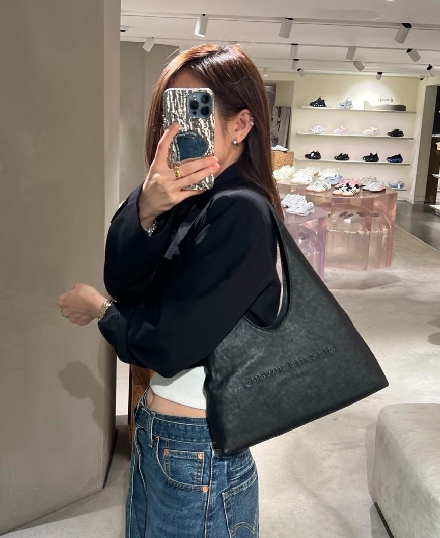 訂貨📮 Alexander Wang黑色牛皮 Small Hobo  Size 32x16x8cm