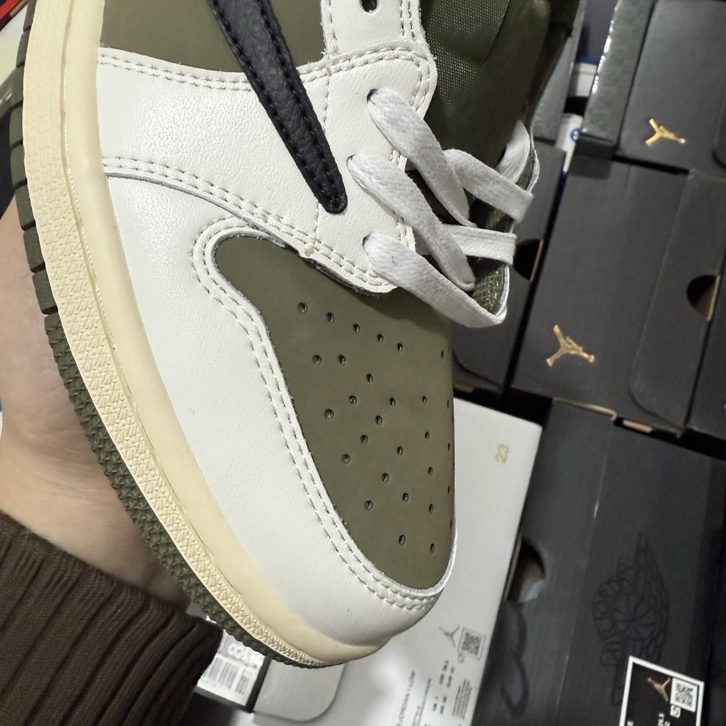 Travis Scott x Air Jordan 1 Low OG "Medium Olive" DM7866-200