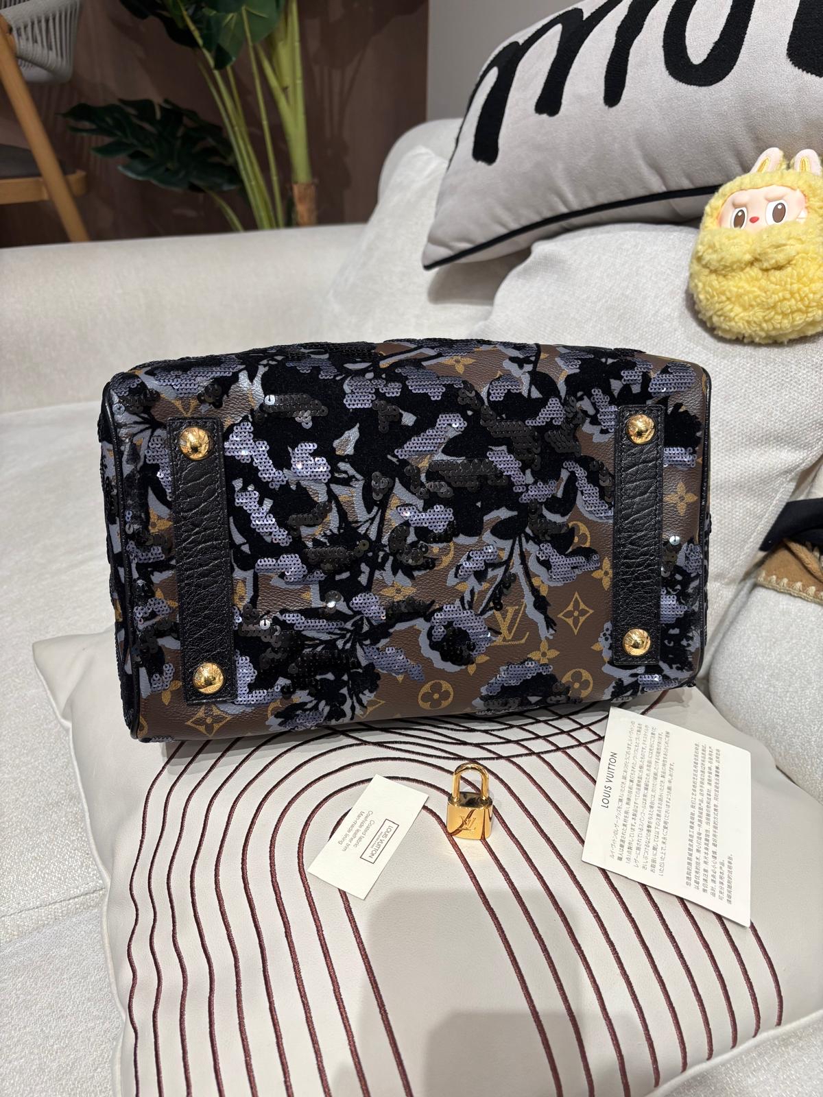 Lv speedy 30 Fleur De Jais Sequin 限量款 100%Authentic,98%new  ✅鎖，鎖匙✅塵袋