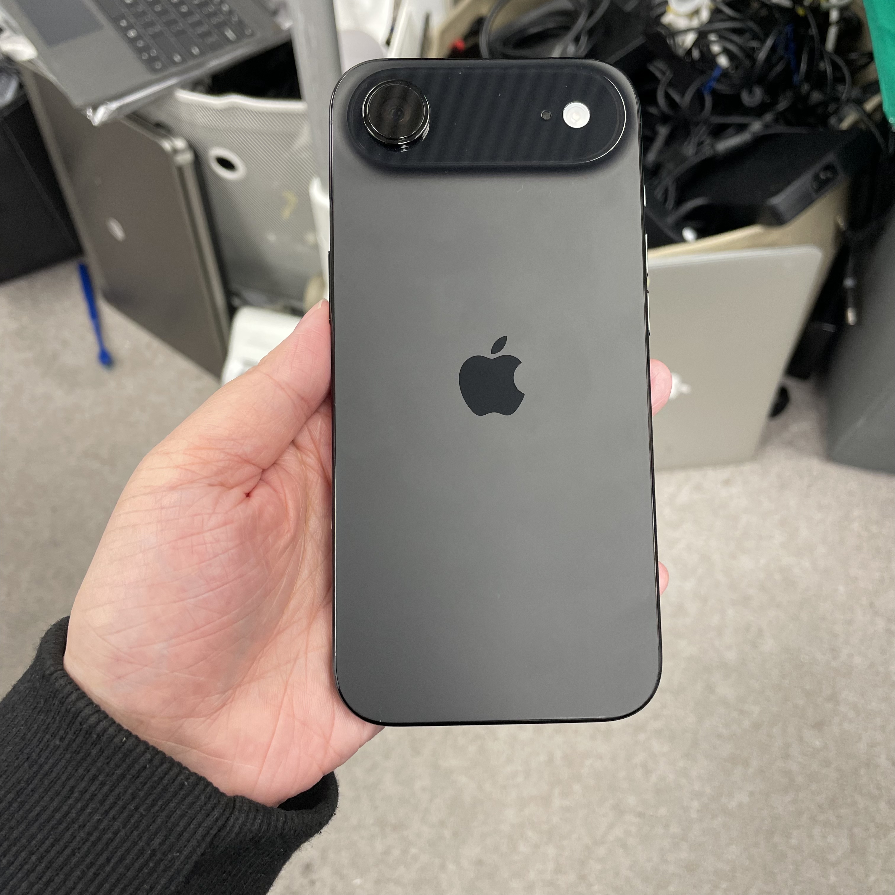 *6004 17 Air 完美機 256GB 電100 黑色 black