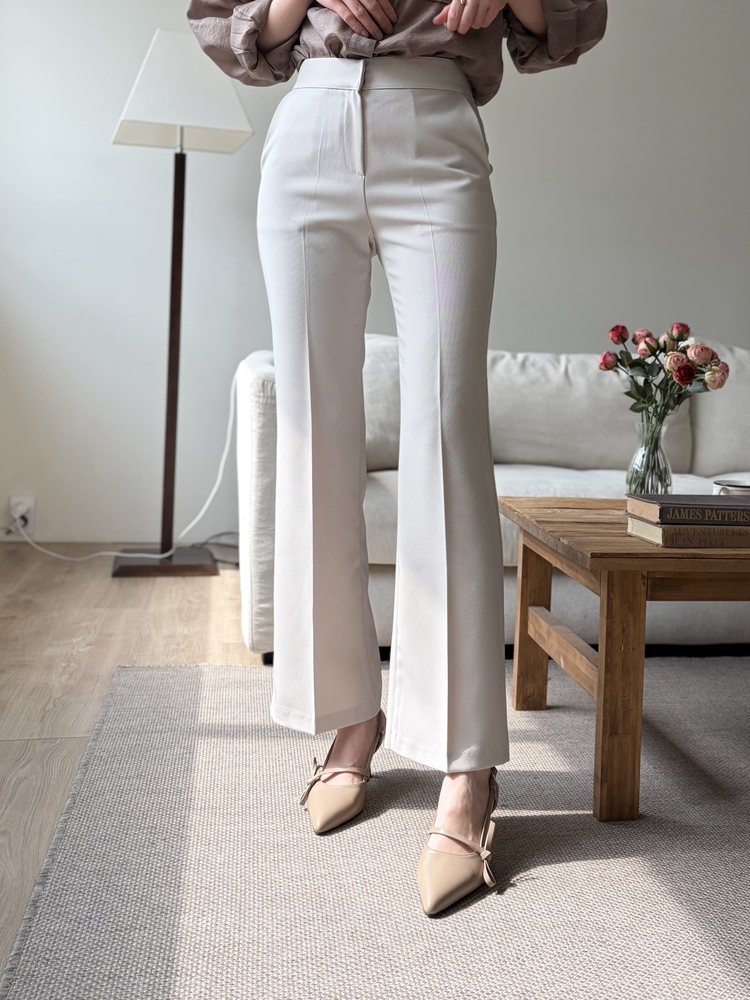 Classique Tailored Pants (Light Beige)