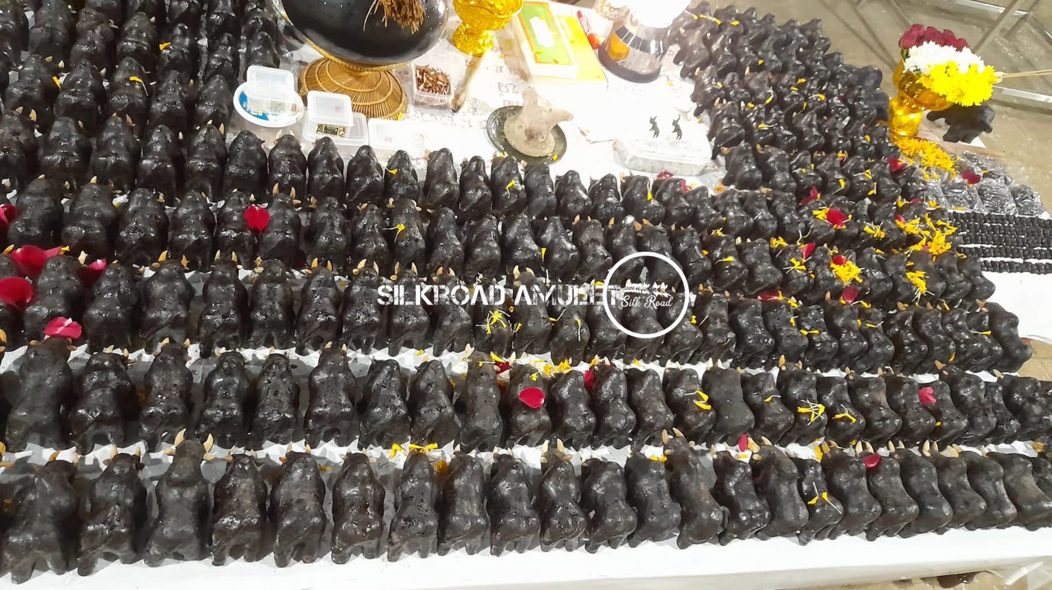 具有反彈符管力量的弓箭牛🪞🦬🏹 龍婆披贊 佛曆2565  派也告勒達辣夢冠  第一期  弓箭牛 附全高清防水殼｜師父親寫四大元素符